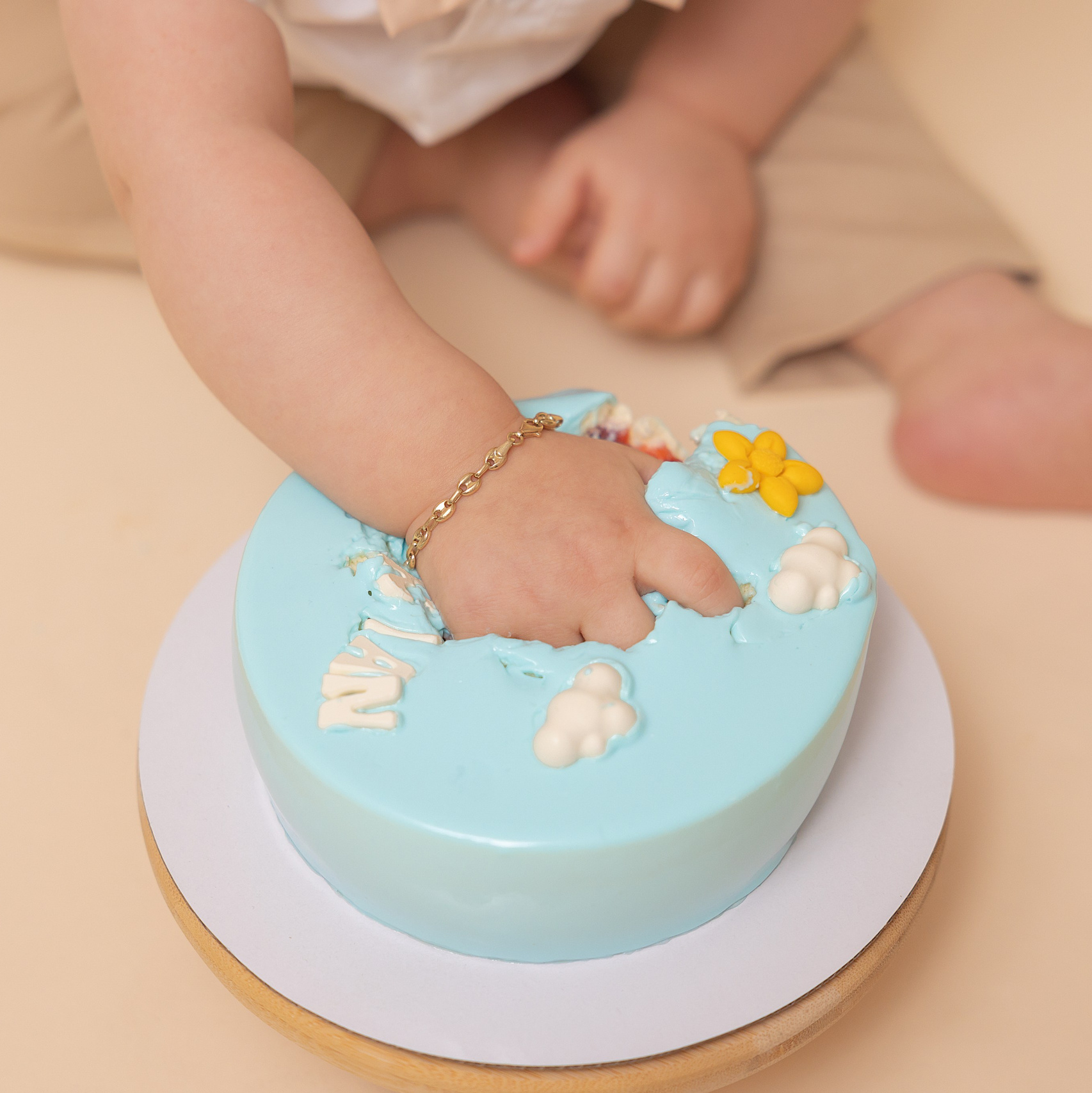 Children’s Birthday & Cake Smash Photoshoot in Dresden | Modern Kids Studio Photography. Family & Maternity Photographer in Dresden Tatiana Mudryak