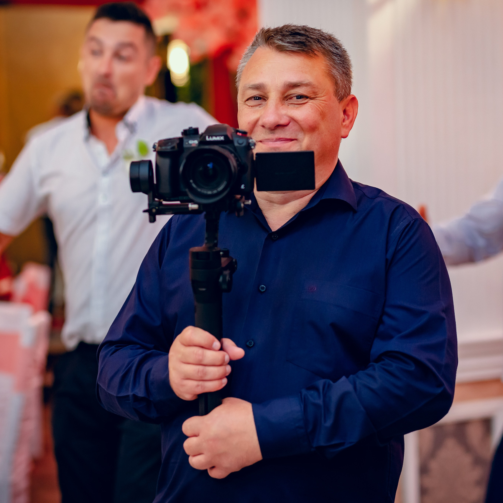 Contact CrisCam Video si Cristi Turculet - Rezervă Data pentru Evenimentul Tău in Suceava si toata tara. Servicii foto-video profesionale, pentru momente de neuitat