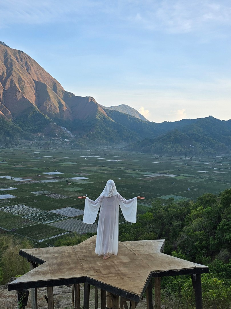 May 2 — 5 Sumbawa Whale Shark Tour via Lombok. Individual and couple Photographer in Bali — Bali Dream Photo