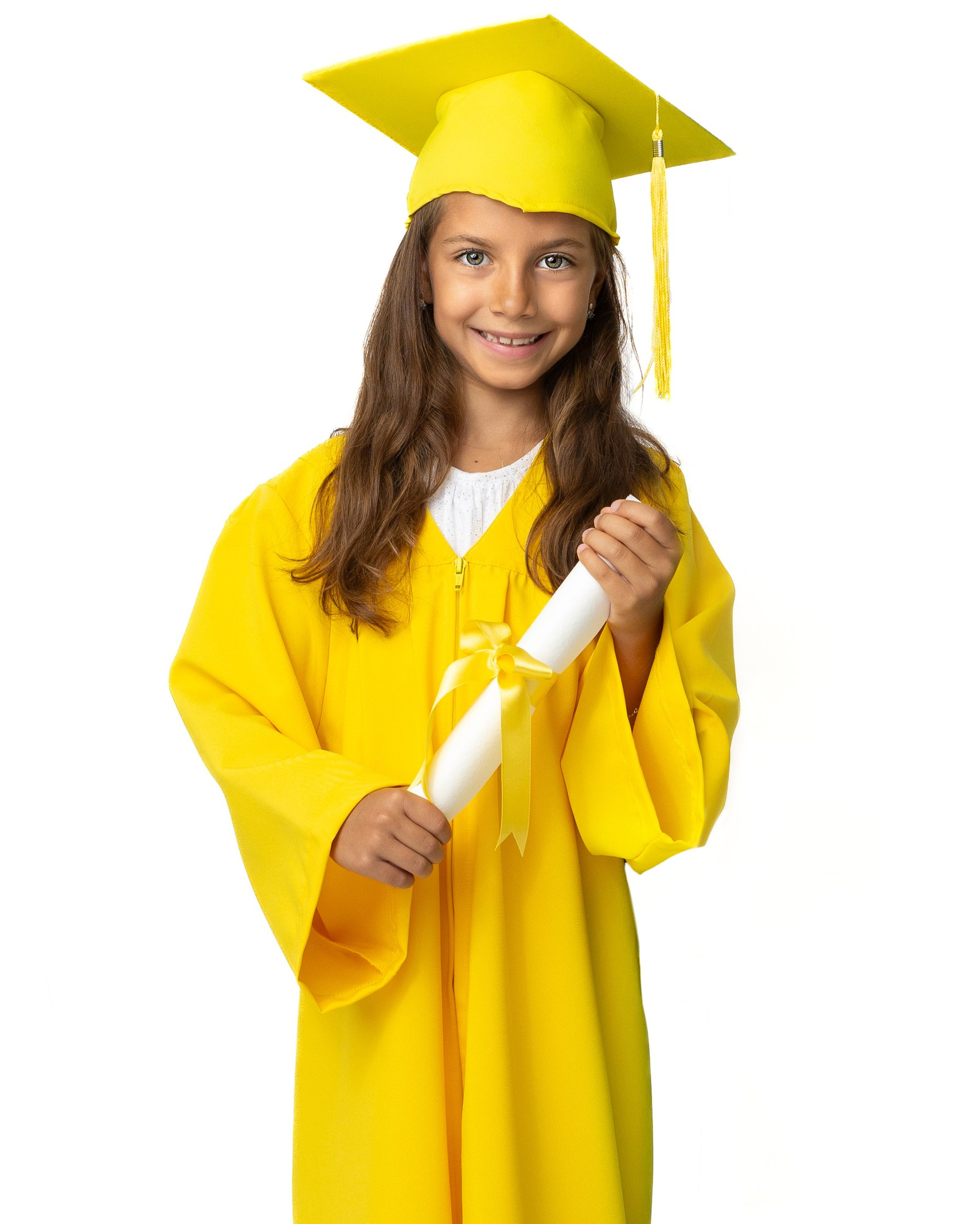 Детска тога и абсолвентска шапка за завършване на детска градина и предучилищна в жълт цвят