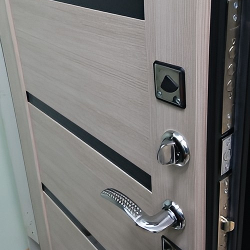 Дверь входная металлическая, Гарда муар Лиственница Мокко с внешним атмосферостойким покрытием.