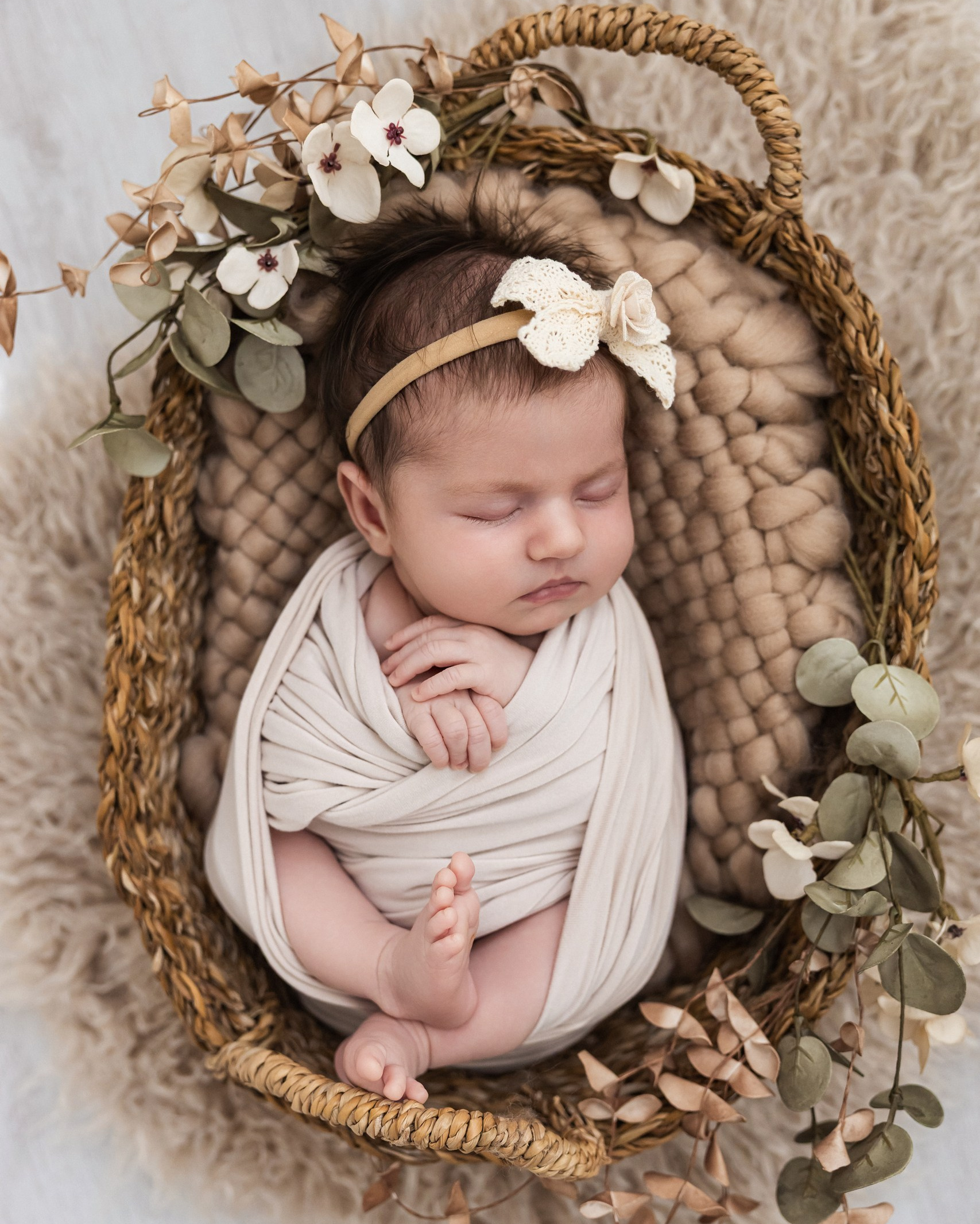 Novorozenci Newborn. Rodinná, těhotenská, newborn fotografka v Písku Oxana Telupilova