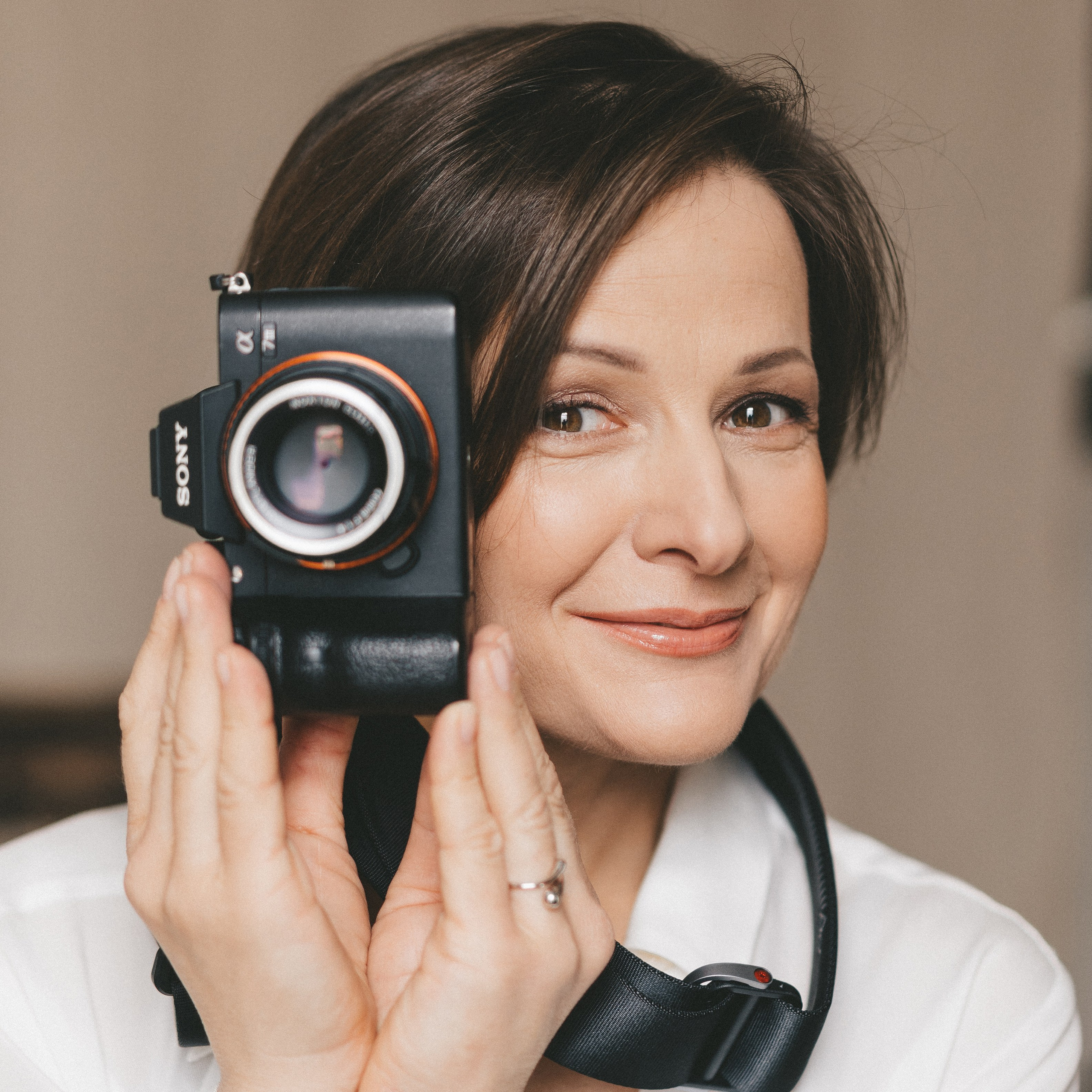 O MENI. Fotografinja in videografinja Mariia Bortiakova iz Slovenije: fotografiranje dogodkov, portretov in snemanje videov po vsej Sloveniji