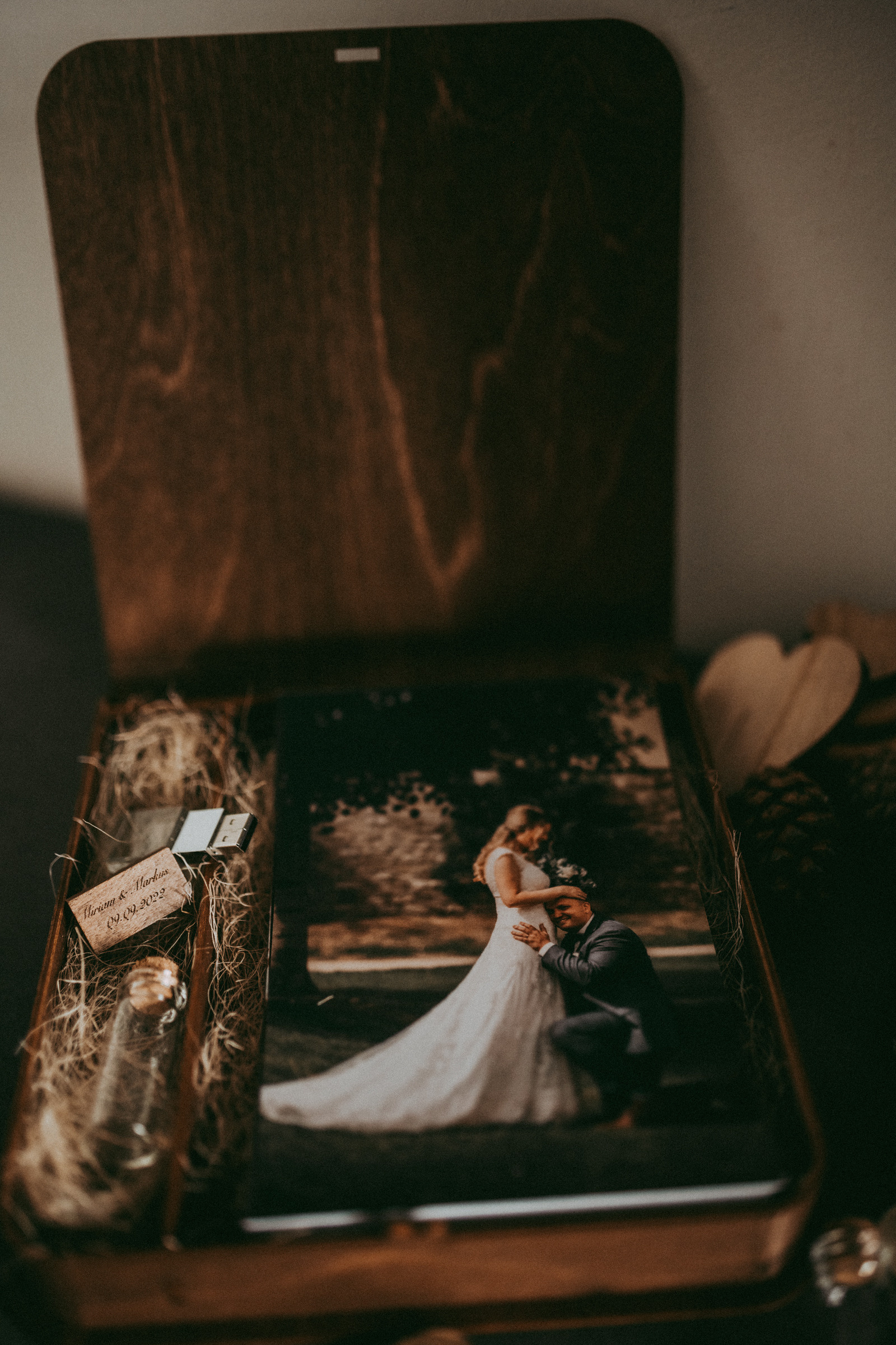 Wunderschöne Holzbox für dein Hochzeitsbilder