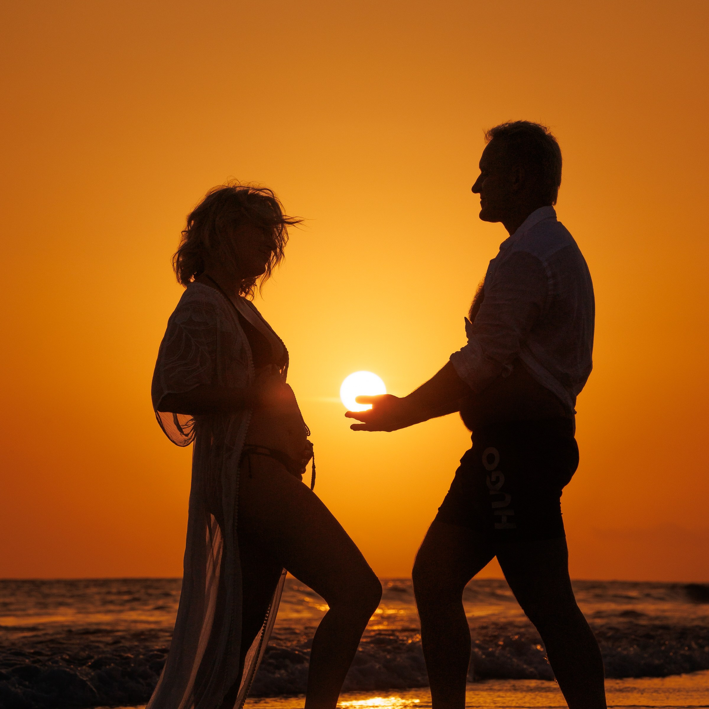 Photographer sunset maternity photo shoot Maspalomas Gran Canaria