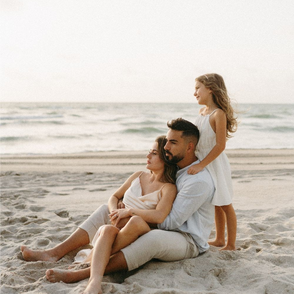 сімейна фотосесія біля моря, що одягнути на фотосесію влітку, образи для фотосесії біля річки, фотосесія на пляжі, сімейний фотограф Київ