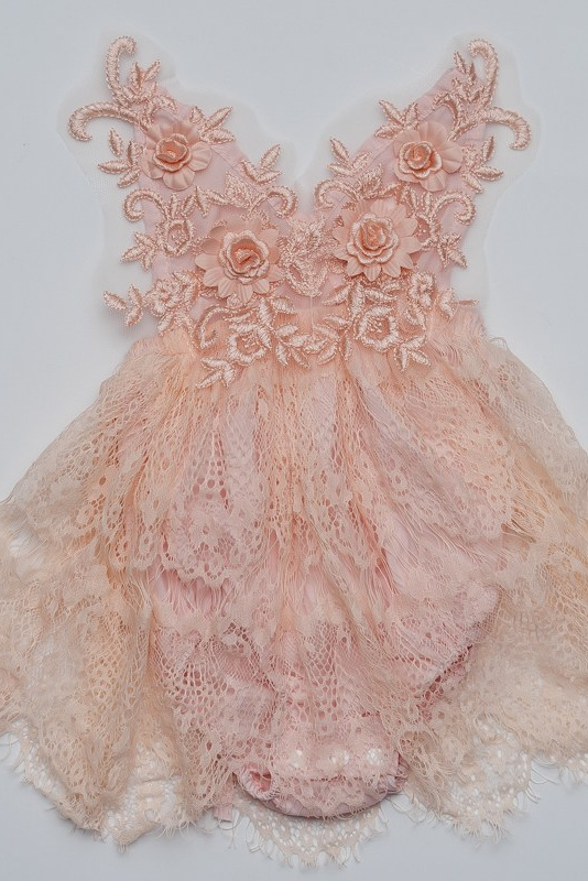 Cake smash outfits for girls. Newborn and family photographer. Hills District. Sydney