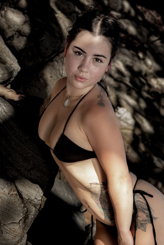 Marian at the beach 1. Thomas Clark photography