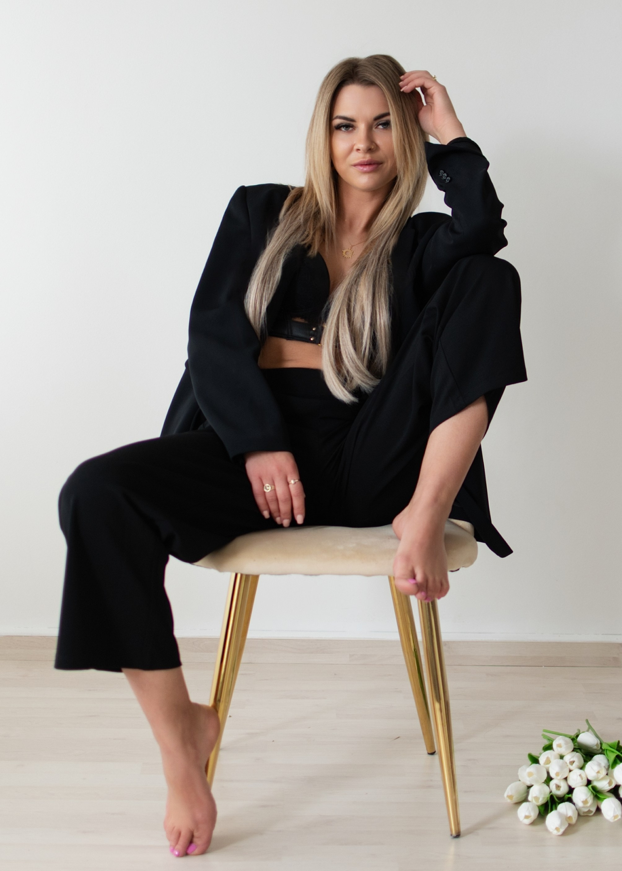 Feminine & Fashion. Home