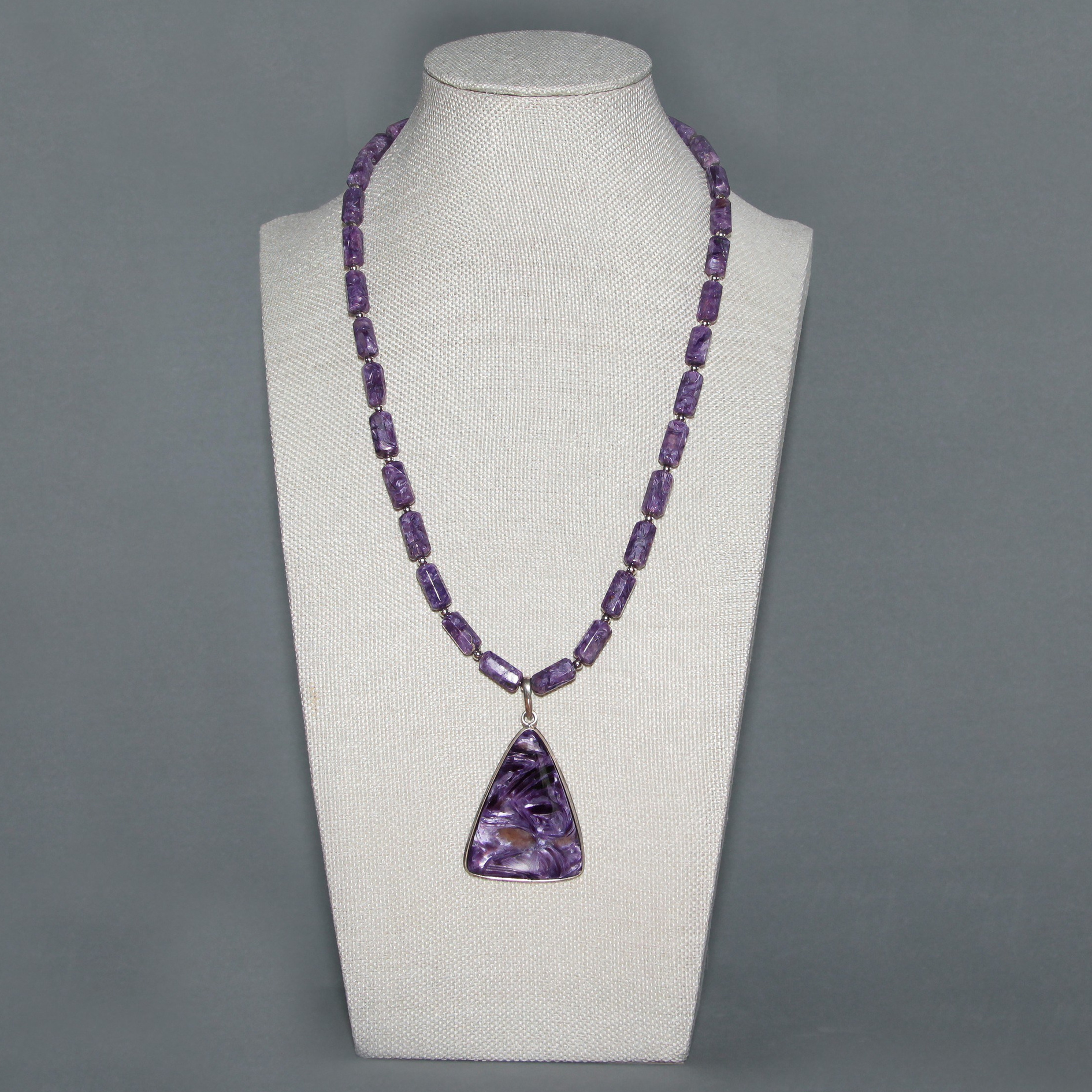 Modern Jewelry. Современнные и актикварные украшения в Барселоне, Москве и Санкт-Петербурге