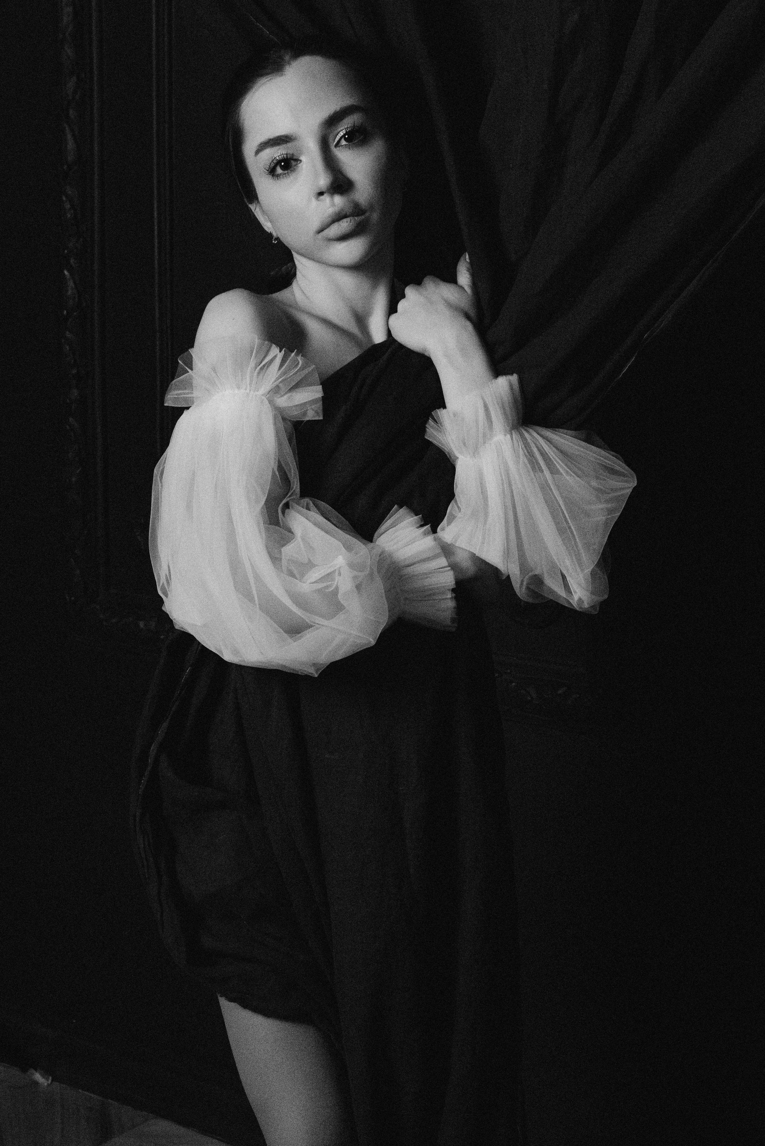 SERVICE. Portrait photographer in Europe. Aurora Balear in Balearic Islands, woman portrait photographer. Work in Spain