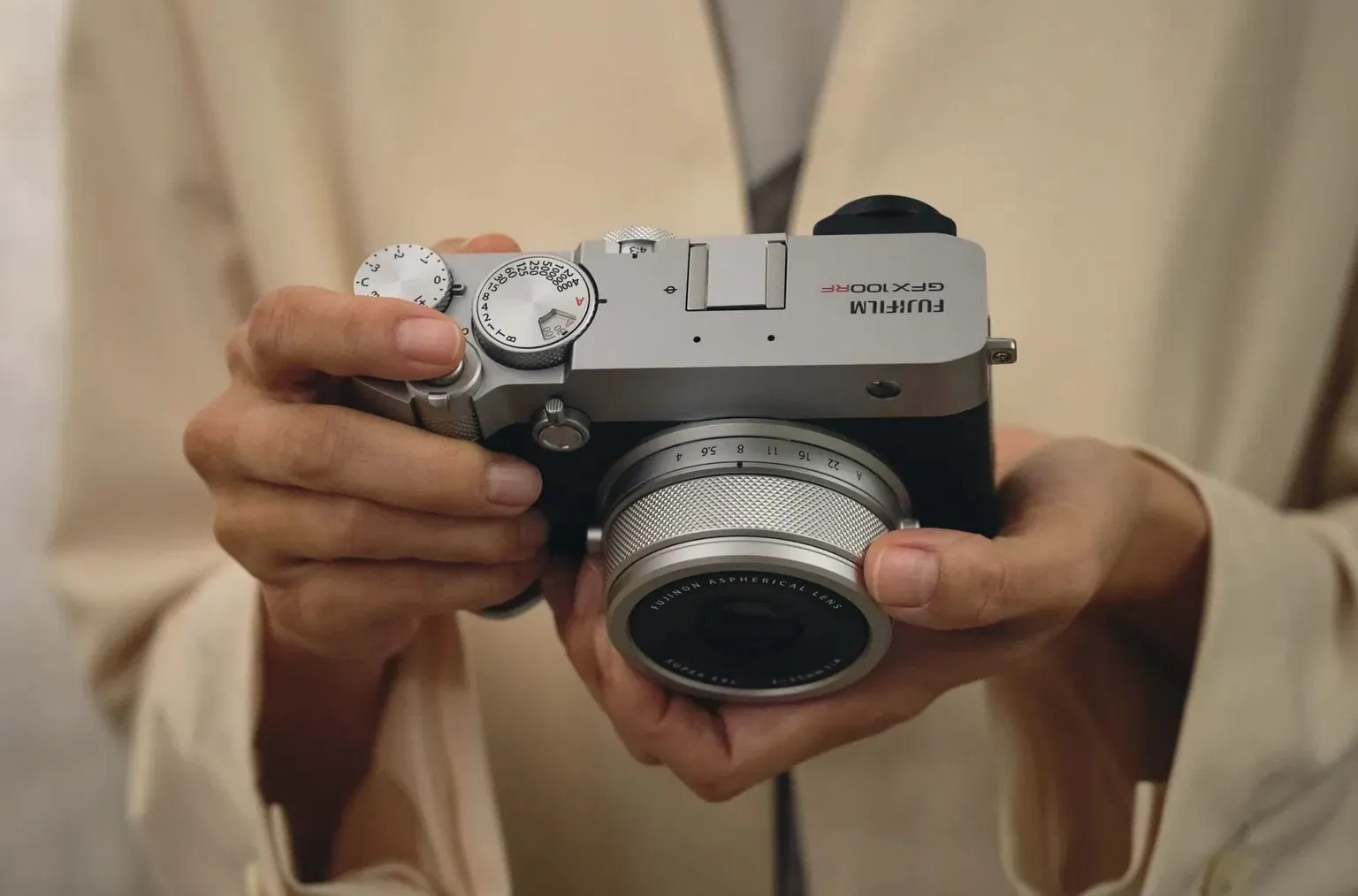 Fujifilm GFX100RF review and specification, price