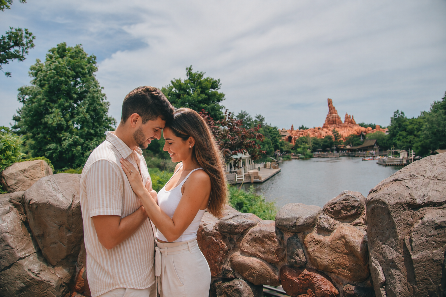 Creating Magical Moments: How I Help Couples Organize Surprise Proposa. Photographe à Paris