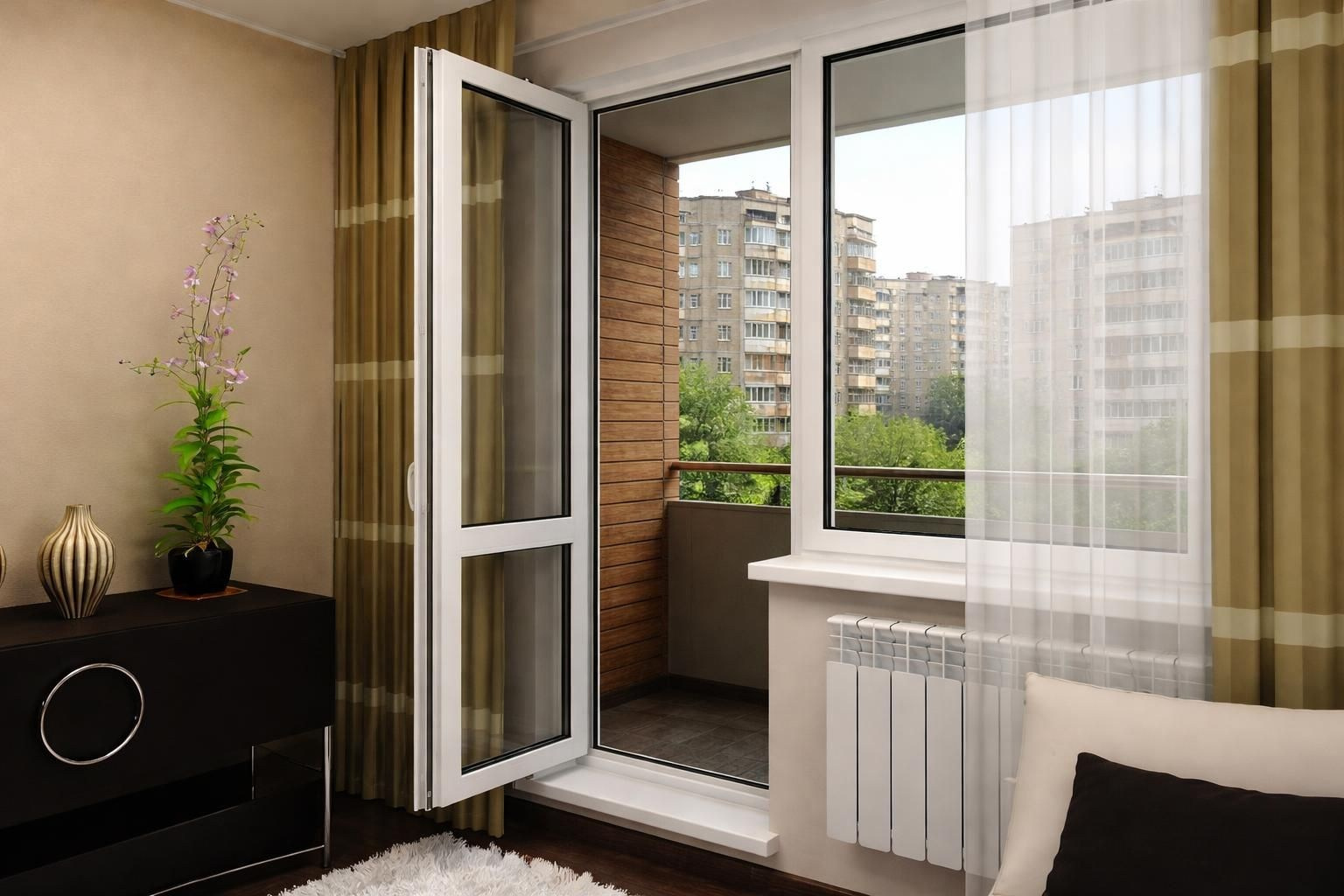 Комната с современным ремонтом и пластиковым балконным блоком белого цвета, у которого дверь с импостом и СП внизу.