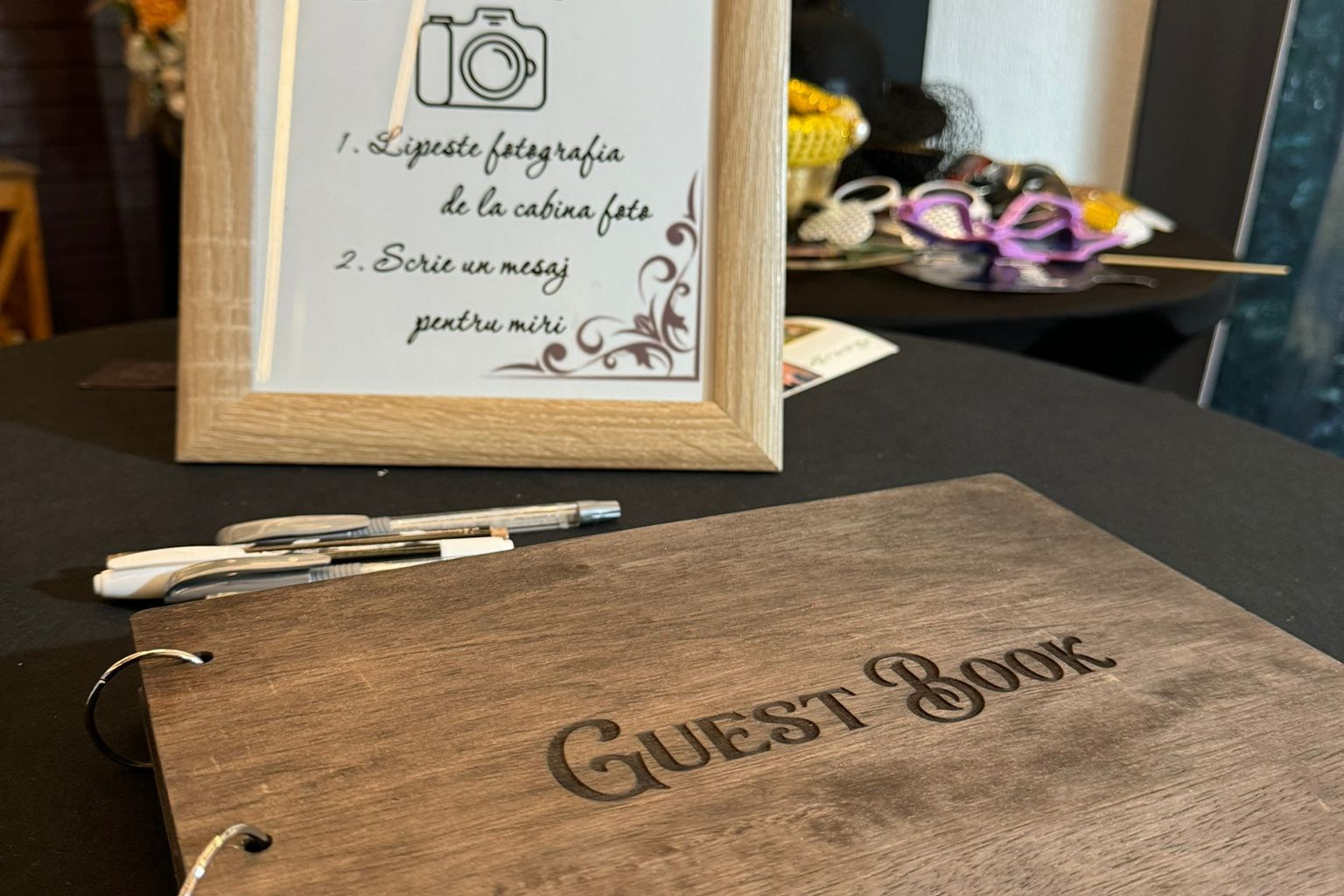 Închiriază Cabina Foto. Andrei Voicu Fotograf. Povești nescrise, surprinse atent