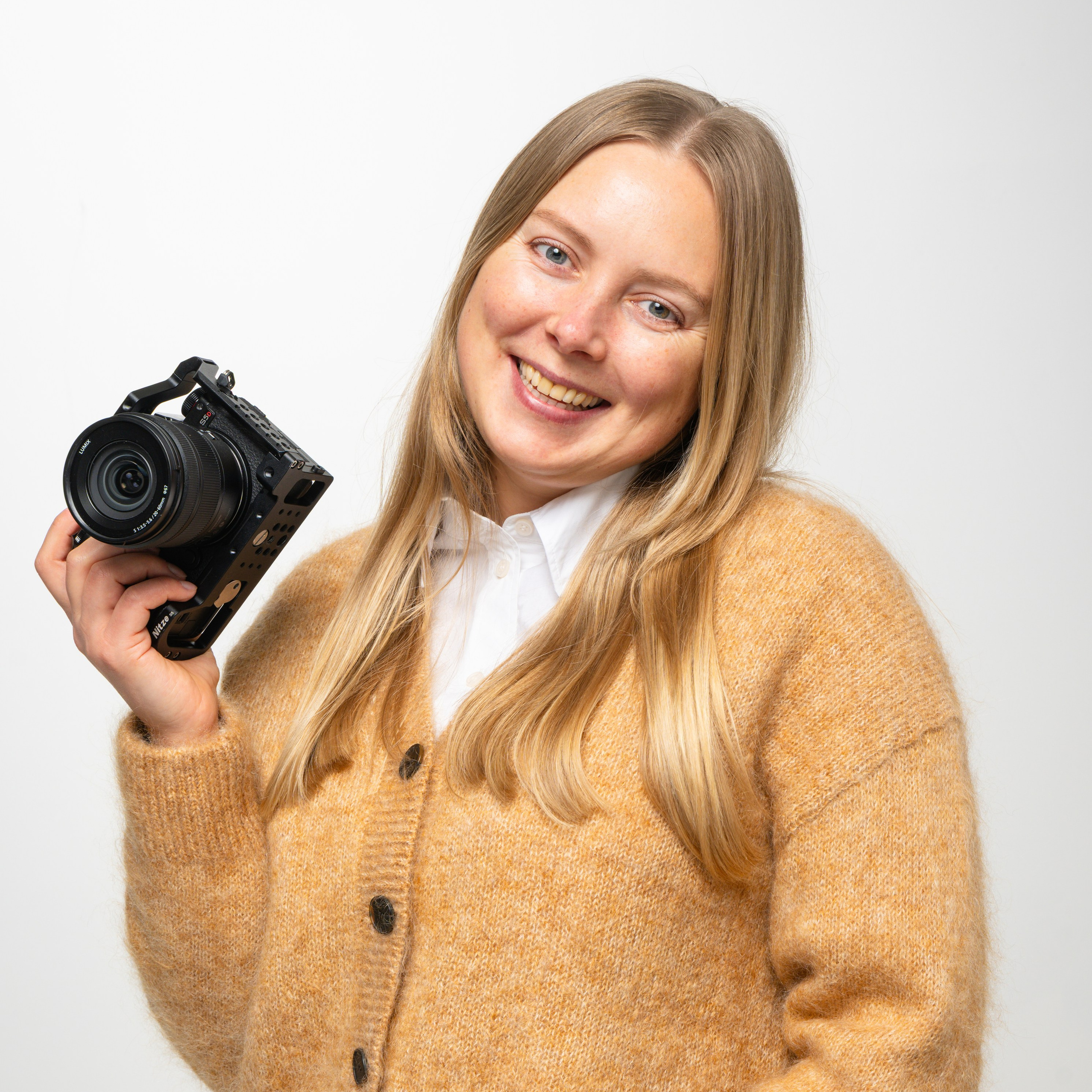 Contact me. Photographer in London Daria Agafonova