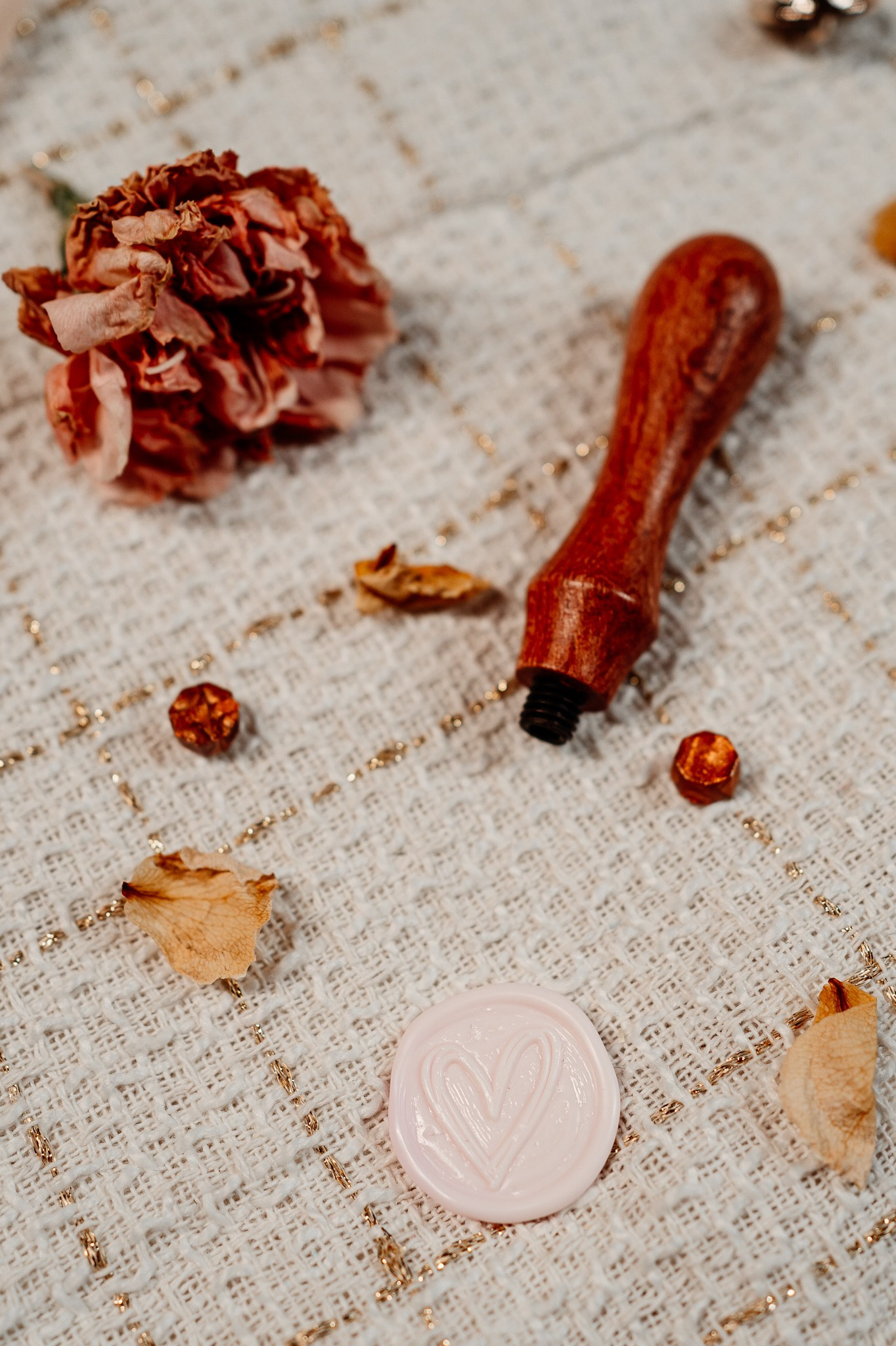 Ceară și sigilii. Fotograf Nuntă, Botez și Cununie Civilă în București - Mihai Popa