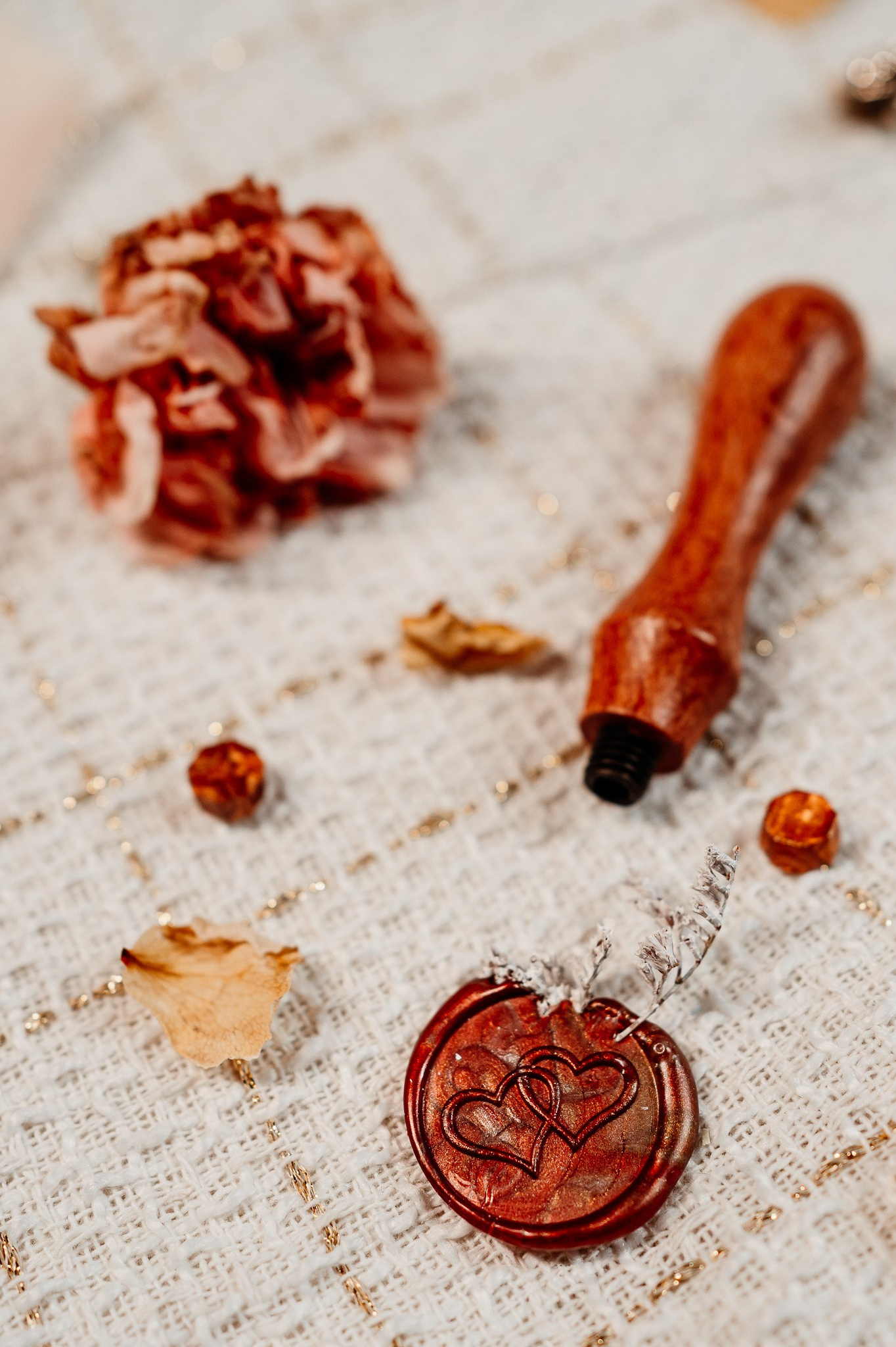 Ceară și sigilii. Fotograf Nuntă, Botez și Cununie Civilă în București - Mihai Popa