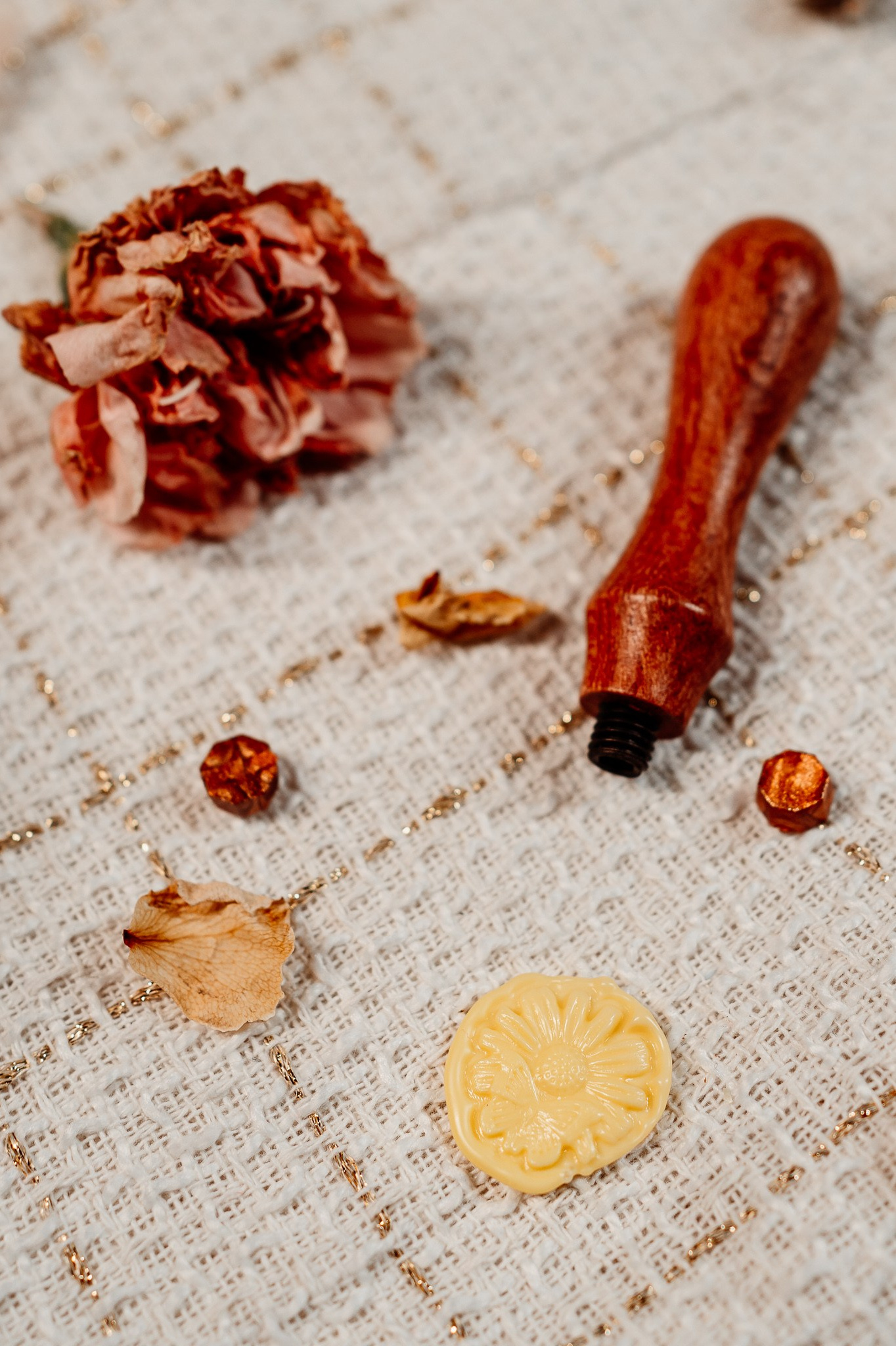 Ceară și sigilii. Fotograf Nuntă, Botez și Cununie Civilă în București - Mihai Popa