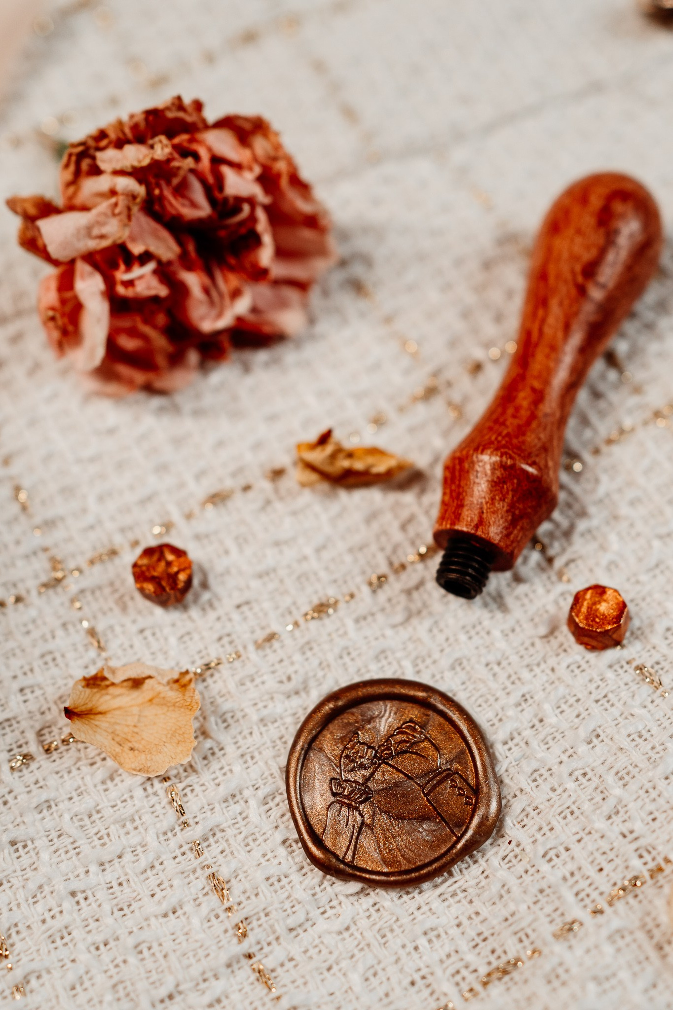 Ceară și sigilii. Fotograf Nuntă, Botez și Cununie Civilă în București - Mihai Popa