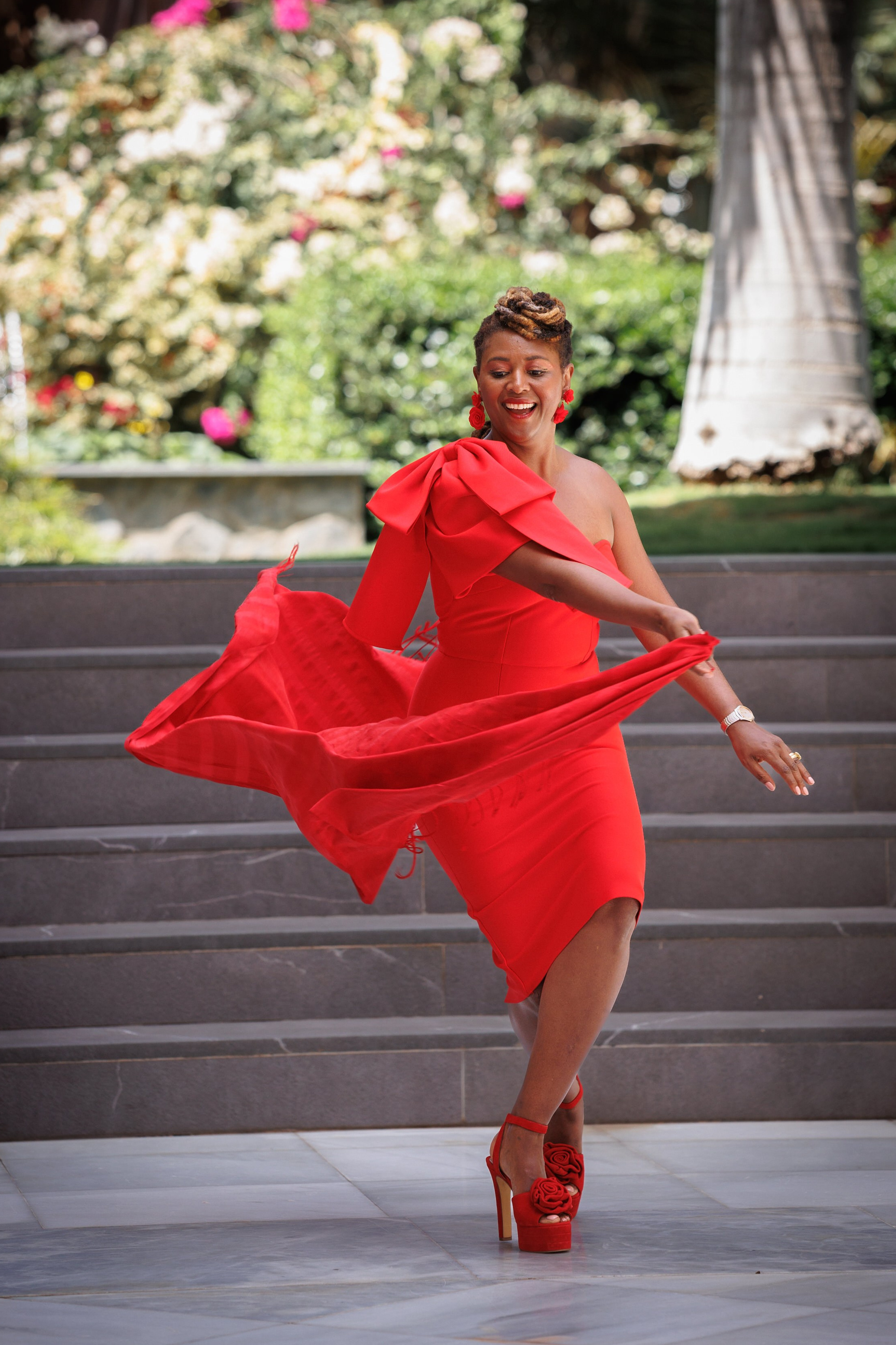 Elevate your brand with our expert business portraits in Gran Canaria. Relaxed sessions, stunning backdrops, and professional results. Book your photoshoot today!