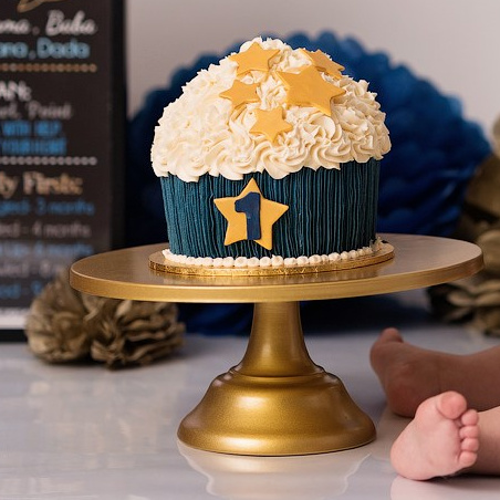 Cake smash session. Newborn and family photographer. Hills District. Sydney