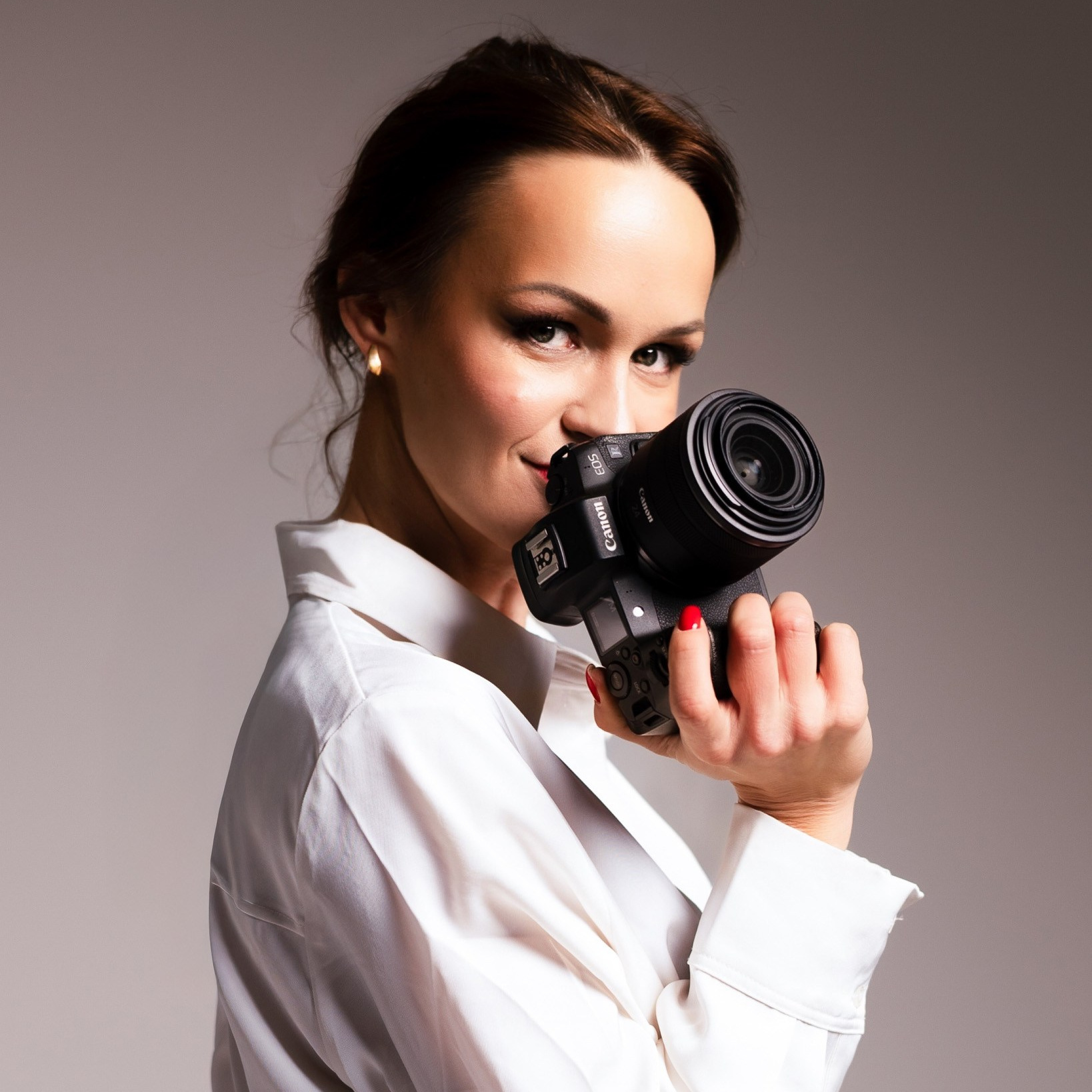 Kā sagatavoties savai pirmajai sieviešu fotosesijai. Portretu fotosesija Rīgā| Biznesa portretu foto | Korporatīvās un darbinieku fotosesijas | Pasākumu fotogrāfs | Produktu fotogrāfs