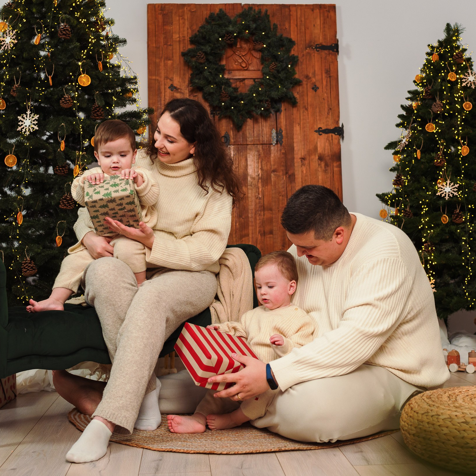 Contact. Raw Studio. Fotograful tau de nunta!