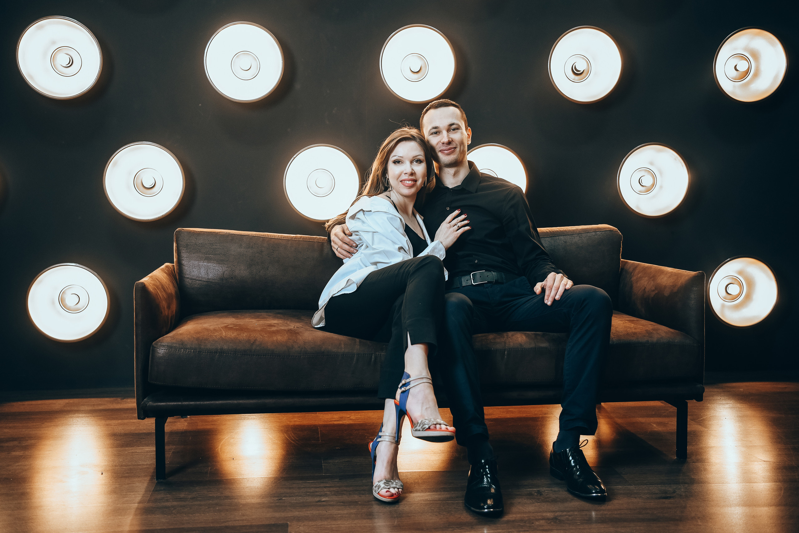 весільний фотографа та відеоператор знімуть професійно весільну подію та історію кохання photo-shine.com