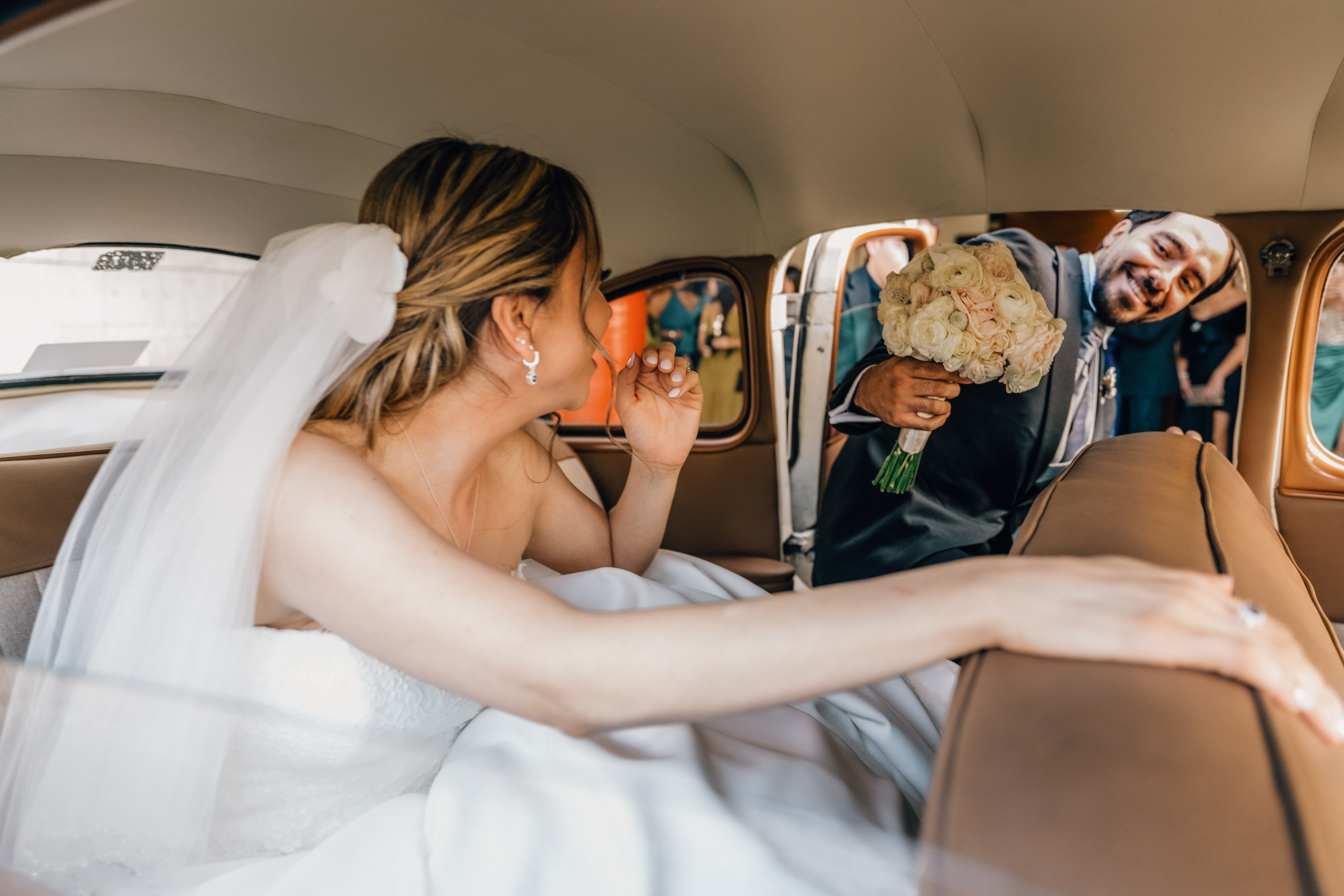 Elopement & Lifestyle Wedding Documentary Photographer