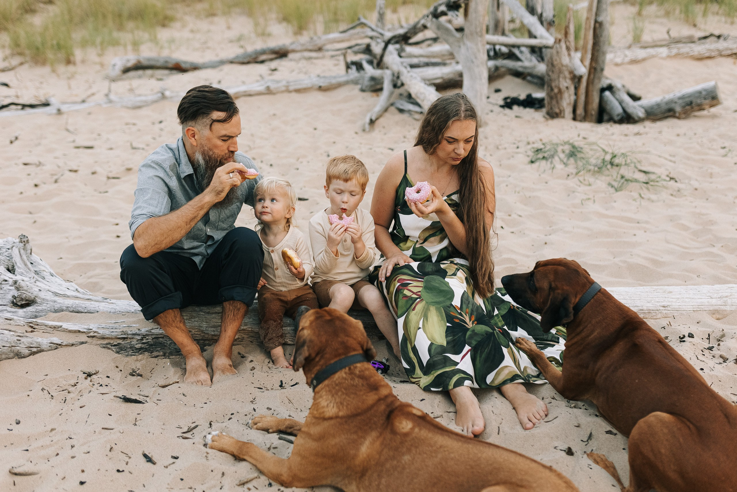 IETEIKUMI ĢIMENES FOTOSESIJAI