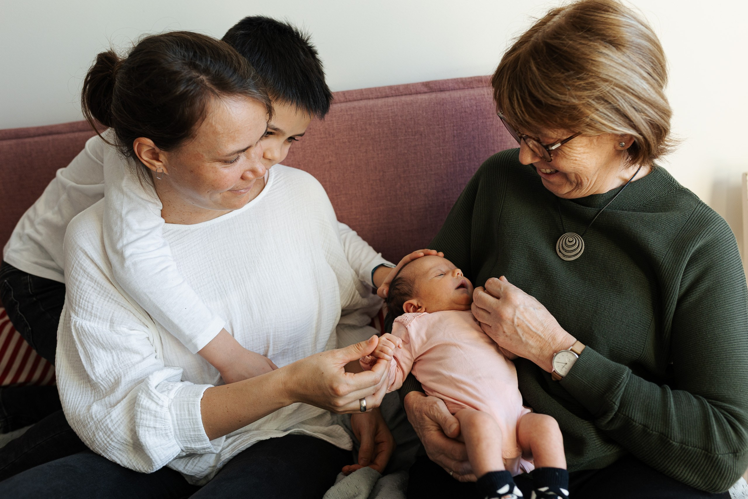 IETEIKUMI ĢIMENES FOTOSESIJAI MĀJĀS