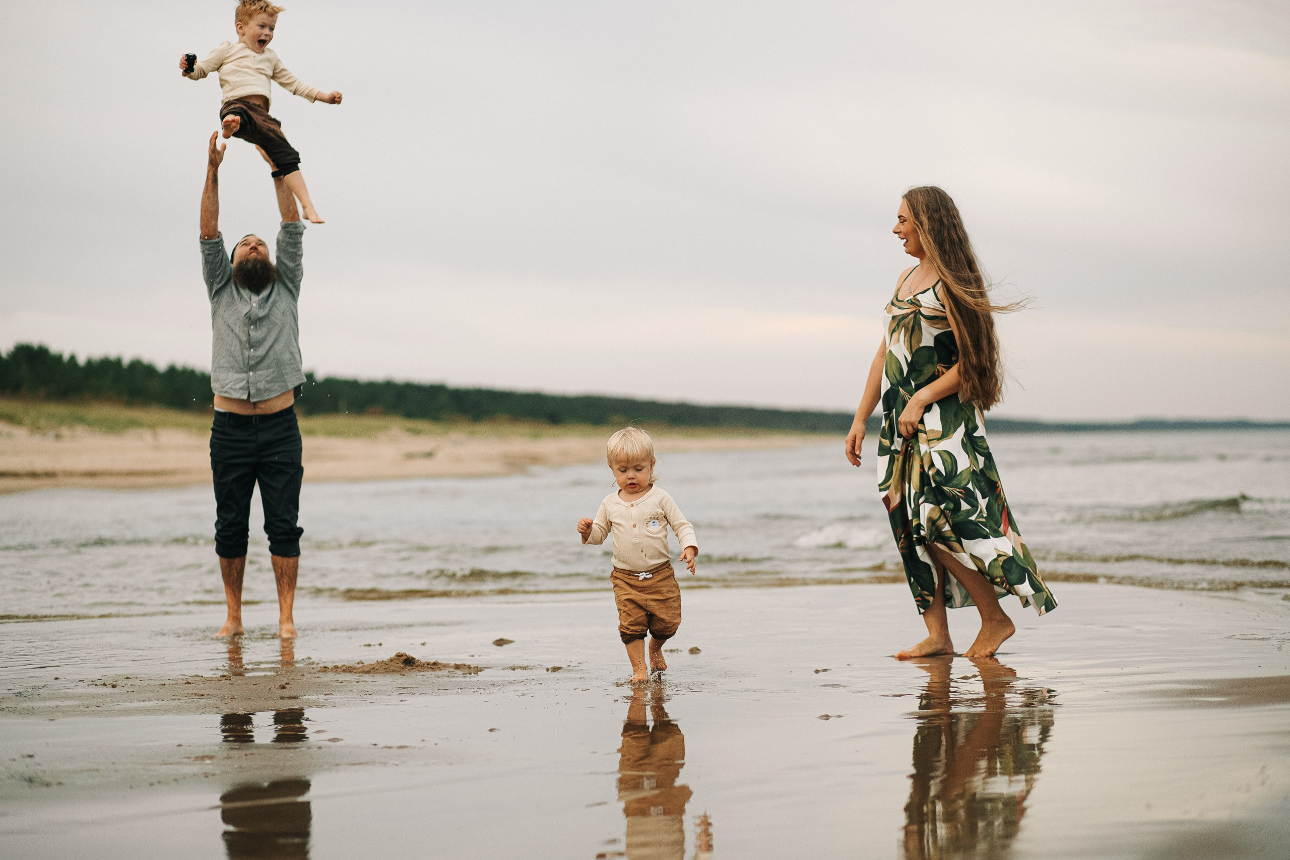 IETEIKUMI ĢIMENES FOTOSESIJAI