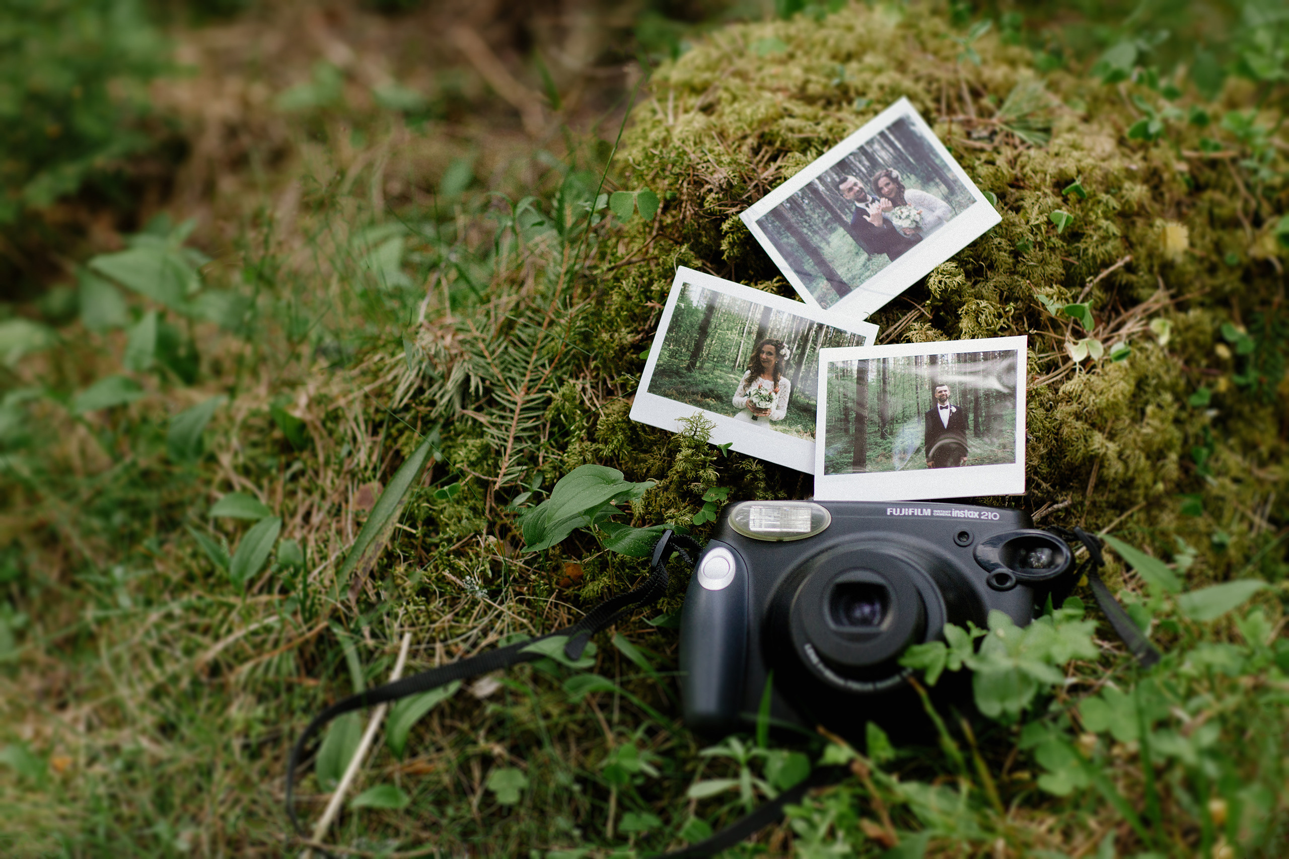 Polaroid kameras noma Jēkabpilī, Sēlijā. Kāzu × Ģimenes notikumu fotografs Edgars Kalniņš