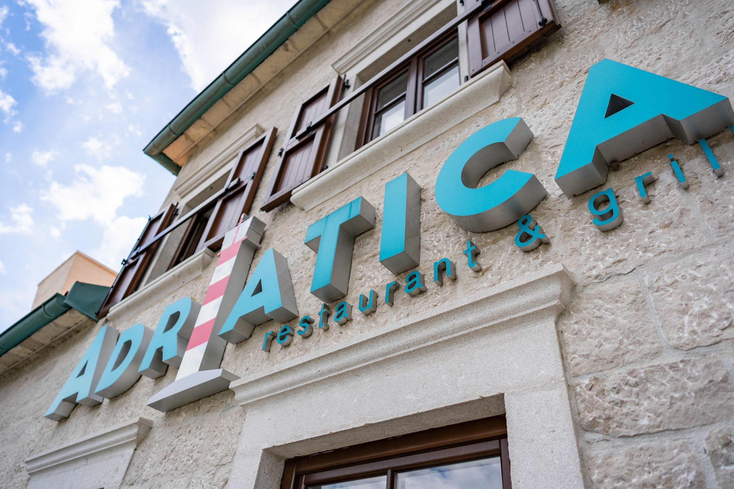 Свадьба в Adriatica: площадка у воды в Которском заливе