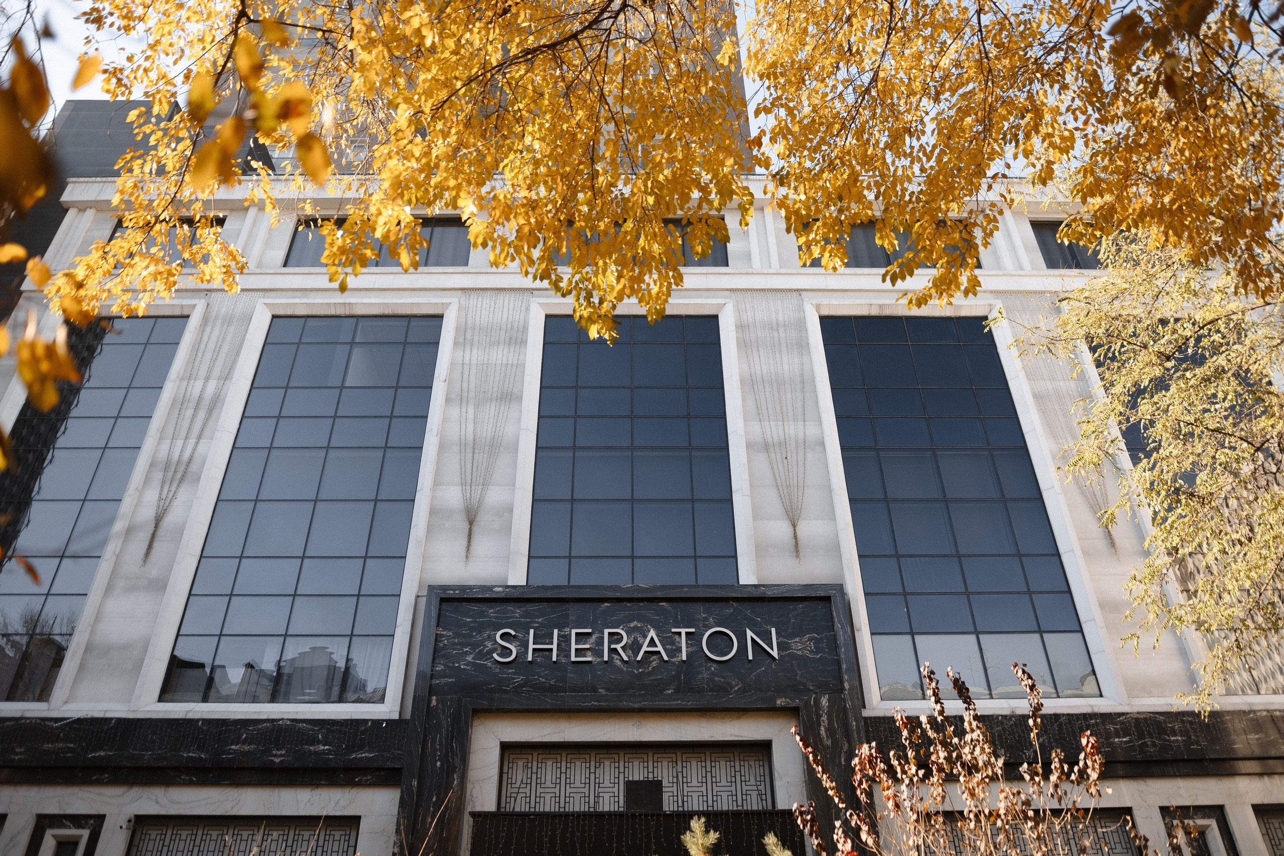 Отели для свадебной фотосъемки в Бишкеке. Азимжан Нуритдинходжаев — свадебный фотограф