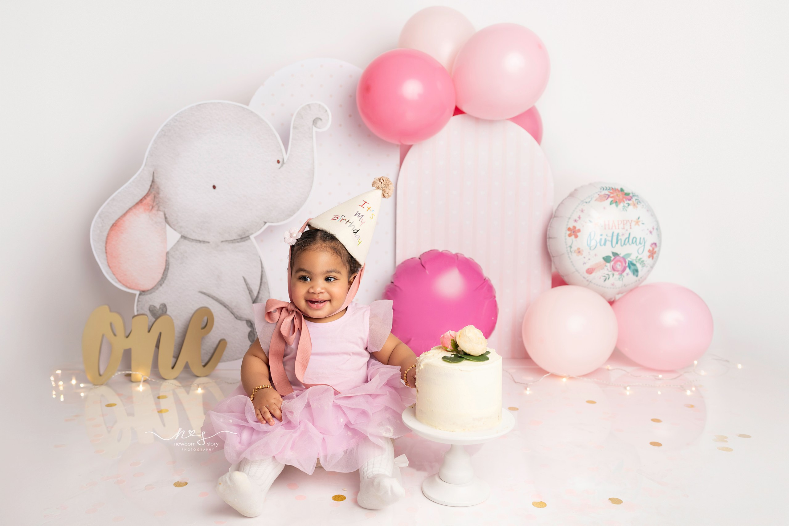Newborn, Sitter and Cake Smash Photographer in Doha, Qatar