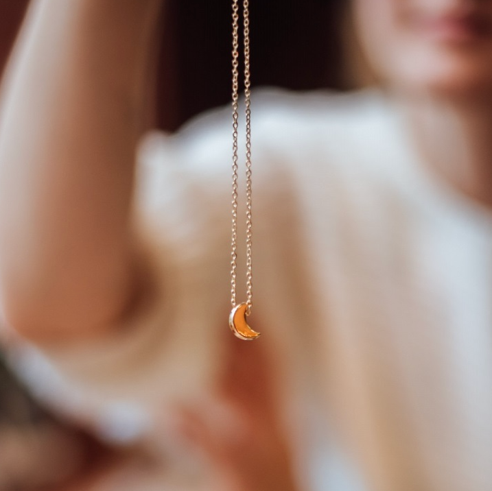 DreamYing Academy. Mateřství. Nevýchova. Život v souladu s přírodou. Jóga