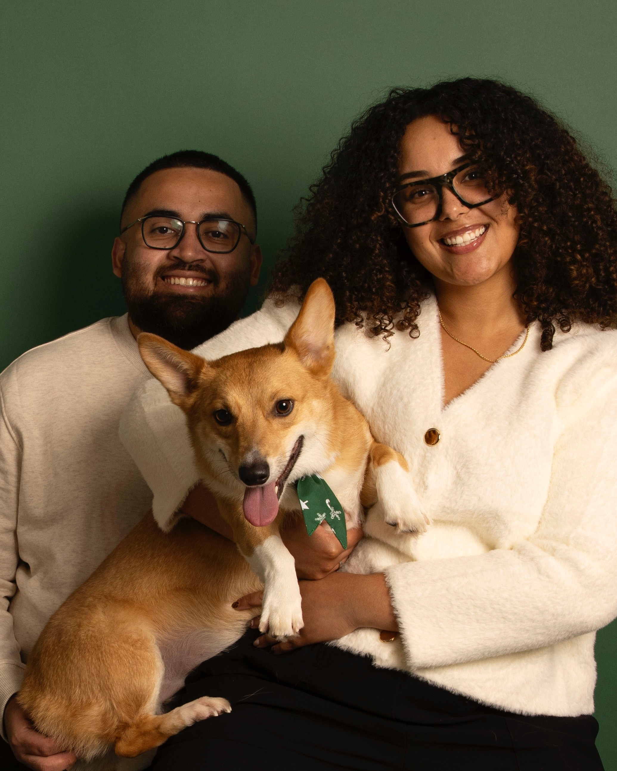 Holiday Green. SHOOT IT YOURSELF — SELF PORTRAIT STUDIO IN CHICAGO