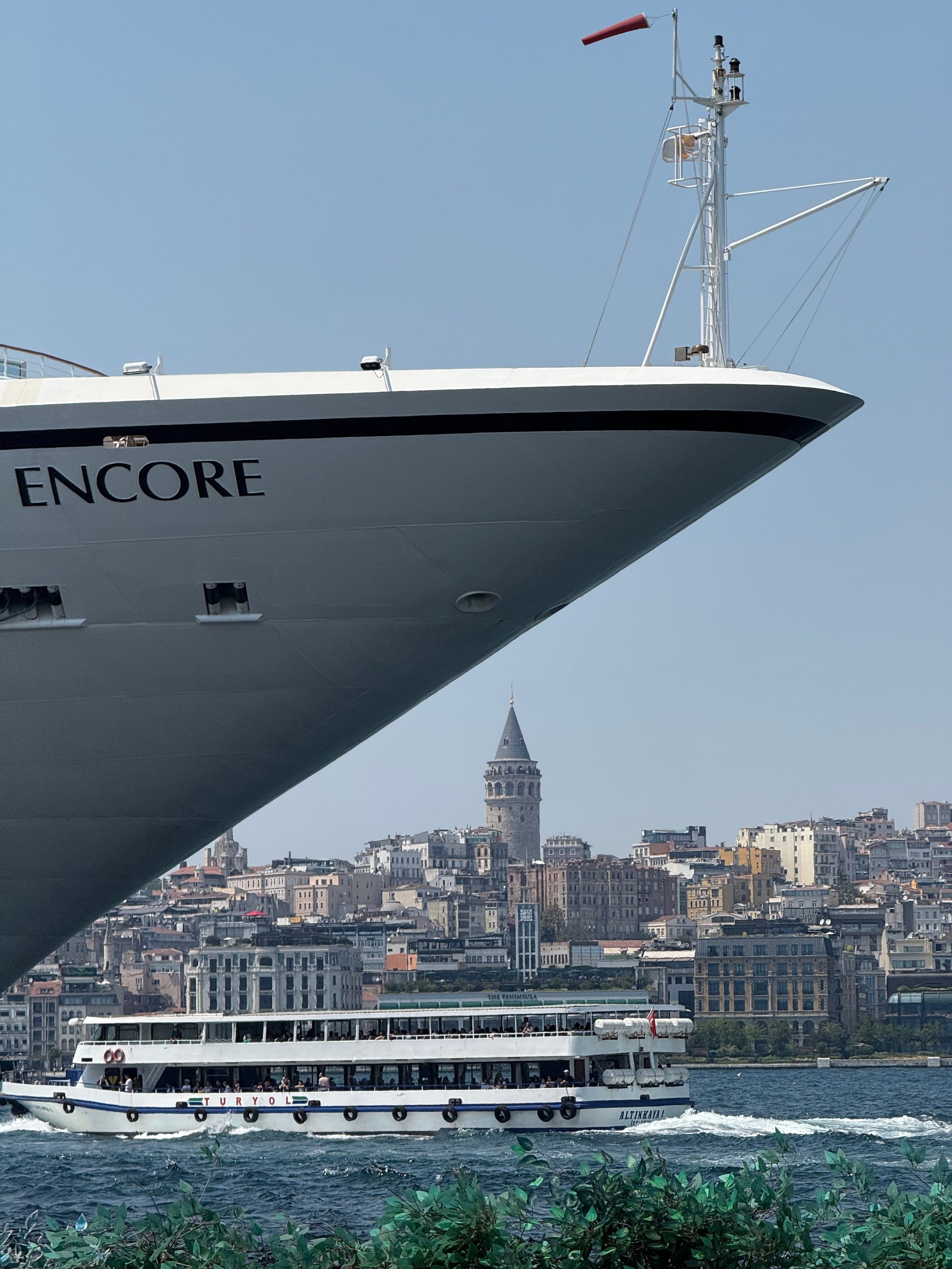 9 Tage in der Türkei: Entspannt und locker. Zwei Tage in jeder Stadt: Istanbul, Antalya, Kaş und ein Villenaufenthalt mit Bergblick