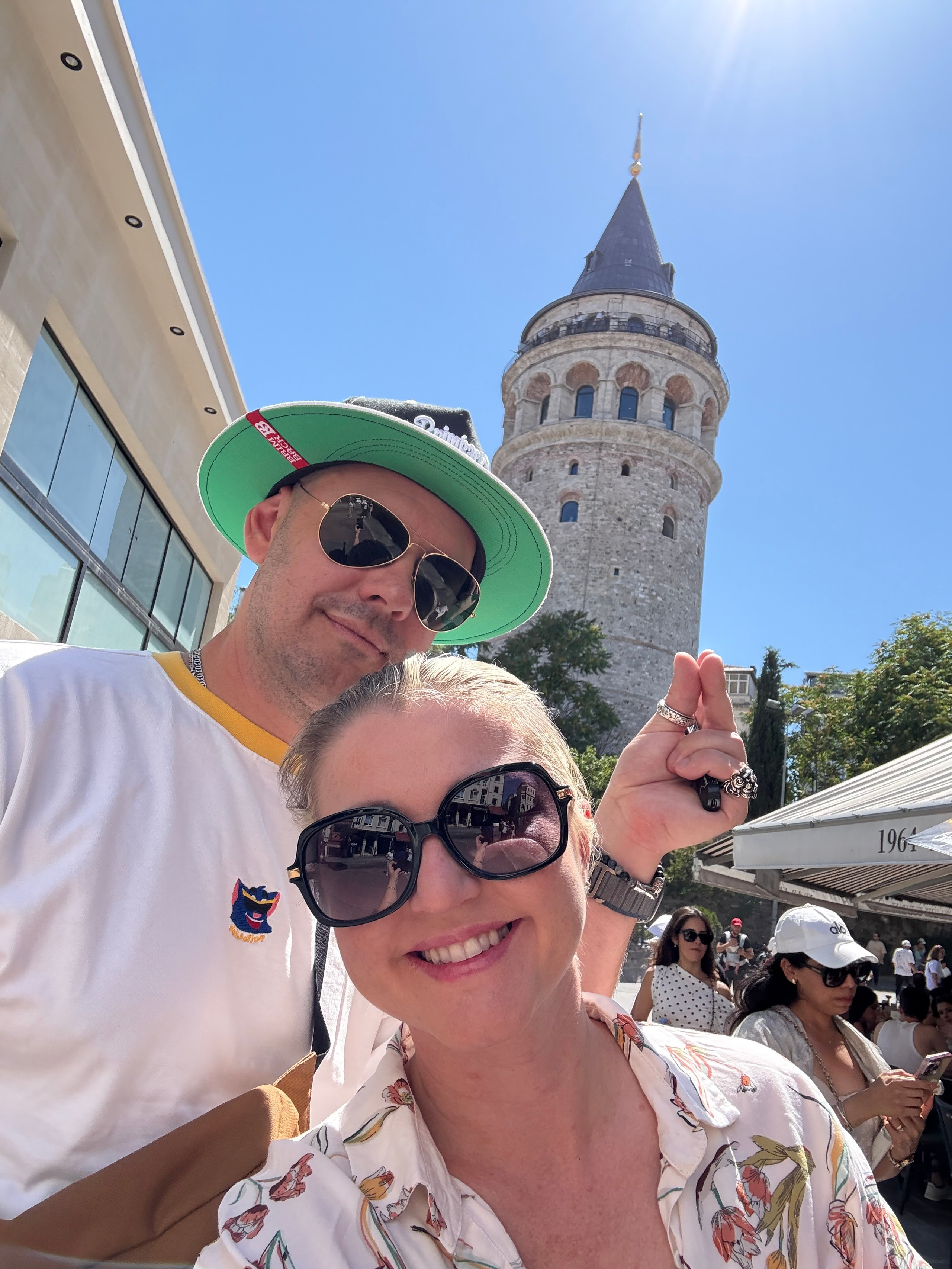 9 Tage in der Türkei: Entspannt und locker. Zwei Tage in jeder Stadt: Istanbul, Antalya, Kaş und ein Villenaufenthalt mit Bergblick