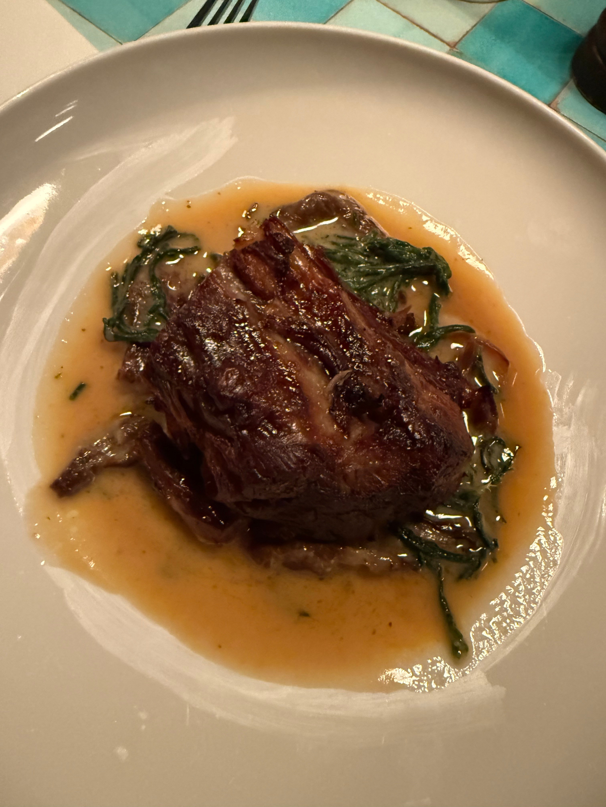 9 Tage in der Türkei: Entspannt und locker. Zwei Tage in jeder Stadt: Istanbul, Antalya, Kaş und ein Villenaufenthalt mit Bergblick