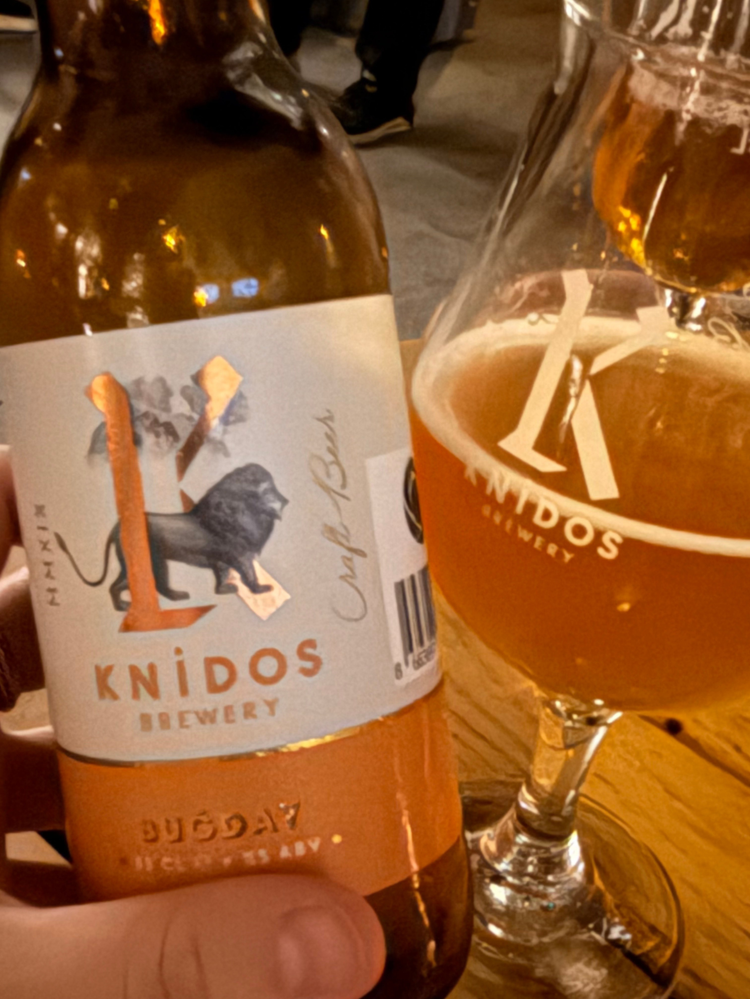 9 Tage in der Türkei: Entspannt und locker. Zwei Tage in jeder Stadt: Istanbul, Antalya, Kaş und ein Villenaufenthalt mit Bergblick