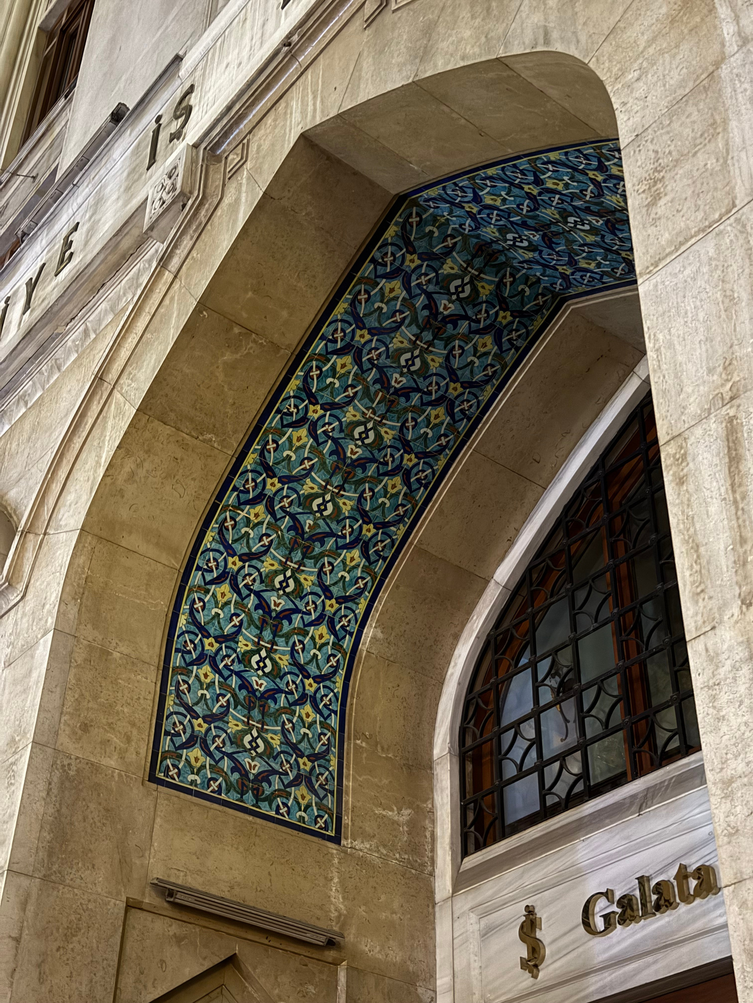 9 Tage in der Türkei: Entspannt und locker. Zwei Tage in jeder Stadt: Istanbul, Antalya, Kaş und ein Villenaufenthalt mit Bergblick