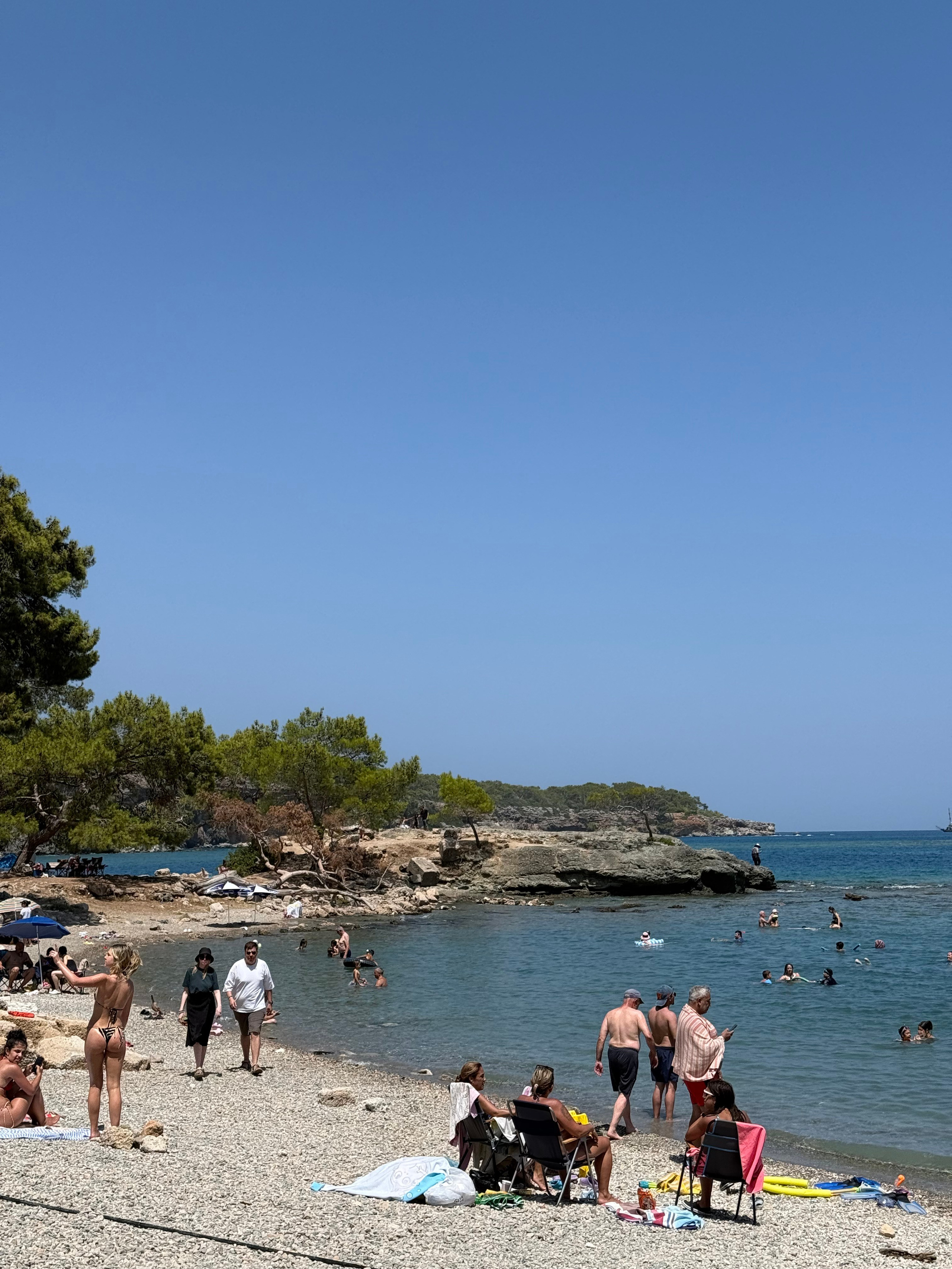 9 Tage in der Türkei: Entspannt und locker. Zwei Tage in jeder Stadt: Istanbul, Antalya, Kaş und ein Villenaufenthalt mit Bergblick