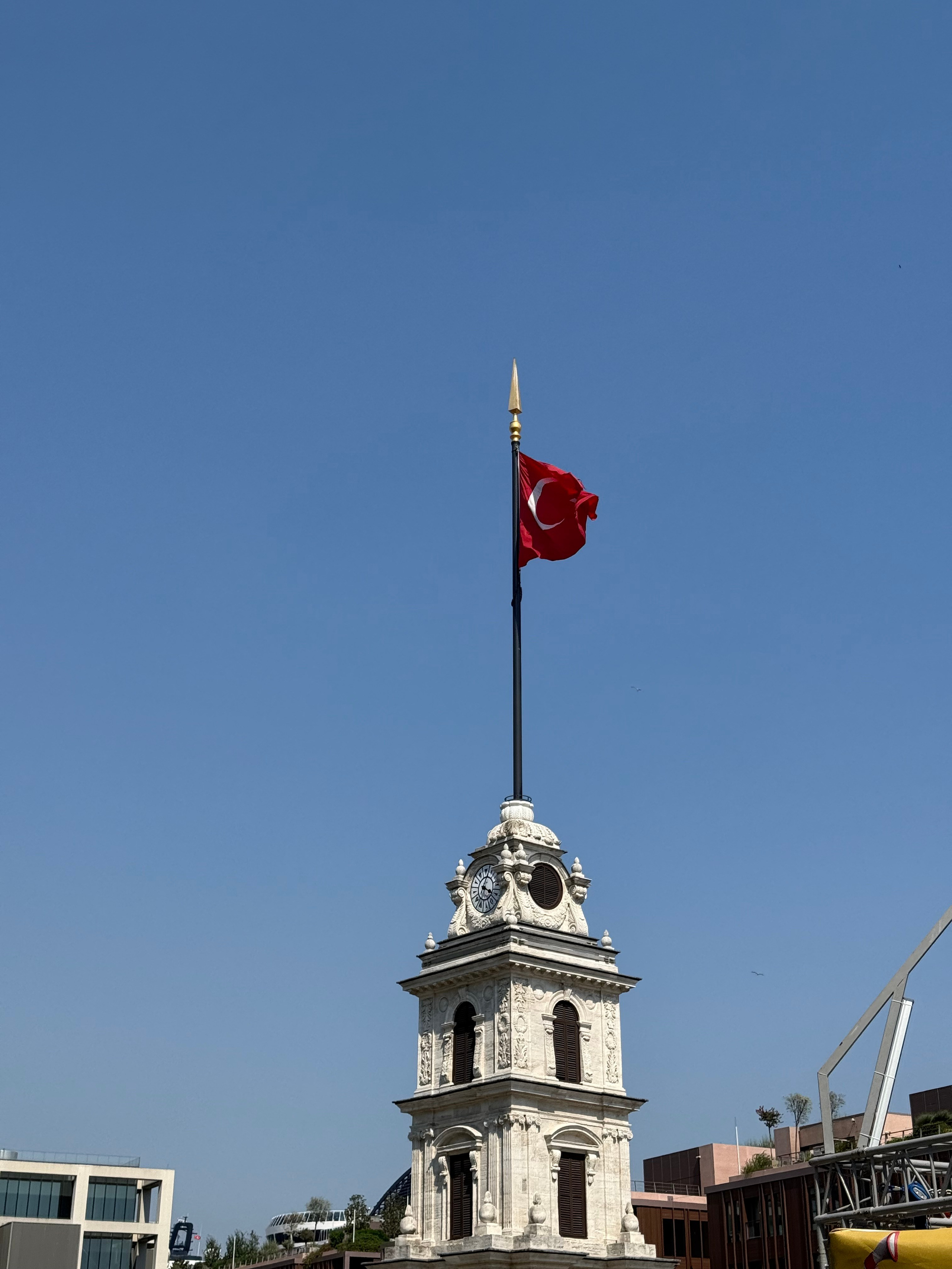 9 Tage in der Türkei: Entspannt und locker. Zwei Tage in jeder Stadt: Istanbul, Antalya, Kaş und ein Villenaufenthalt mit Bergblick