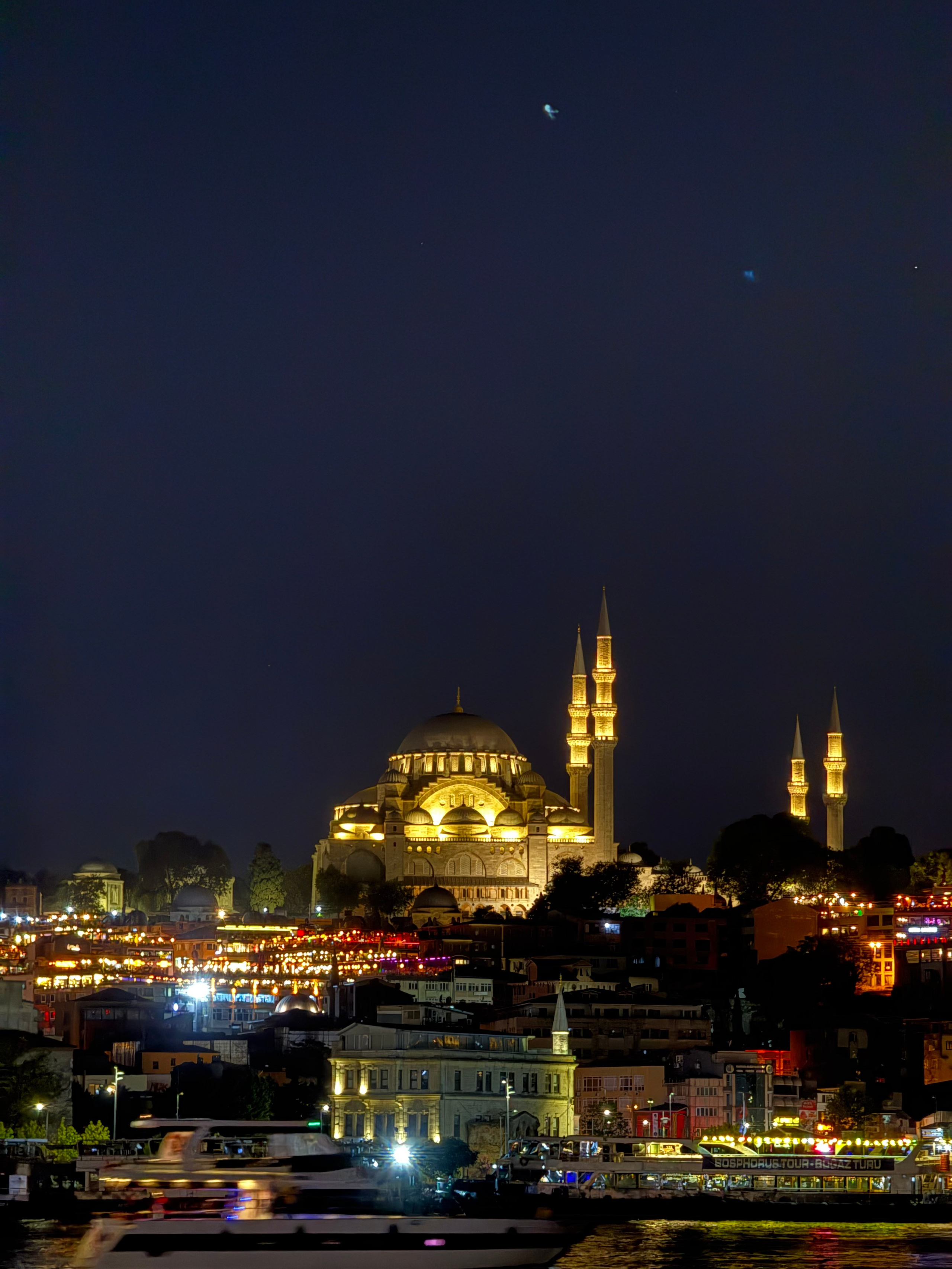 9 Tage in der Türkei: Entspannt und locker. Zwei Tage in jeder Stadt: Istanbul, Antalya, Kaş und ein Villenaufenthalt mit Bergblick