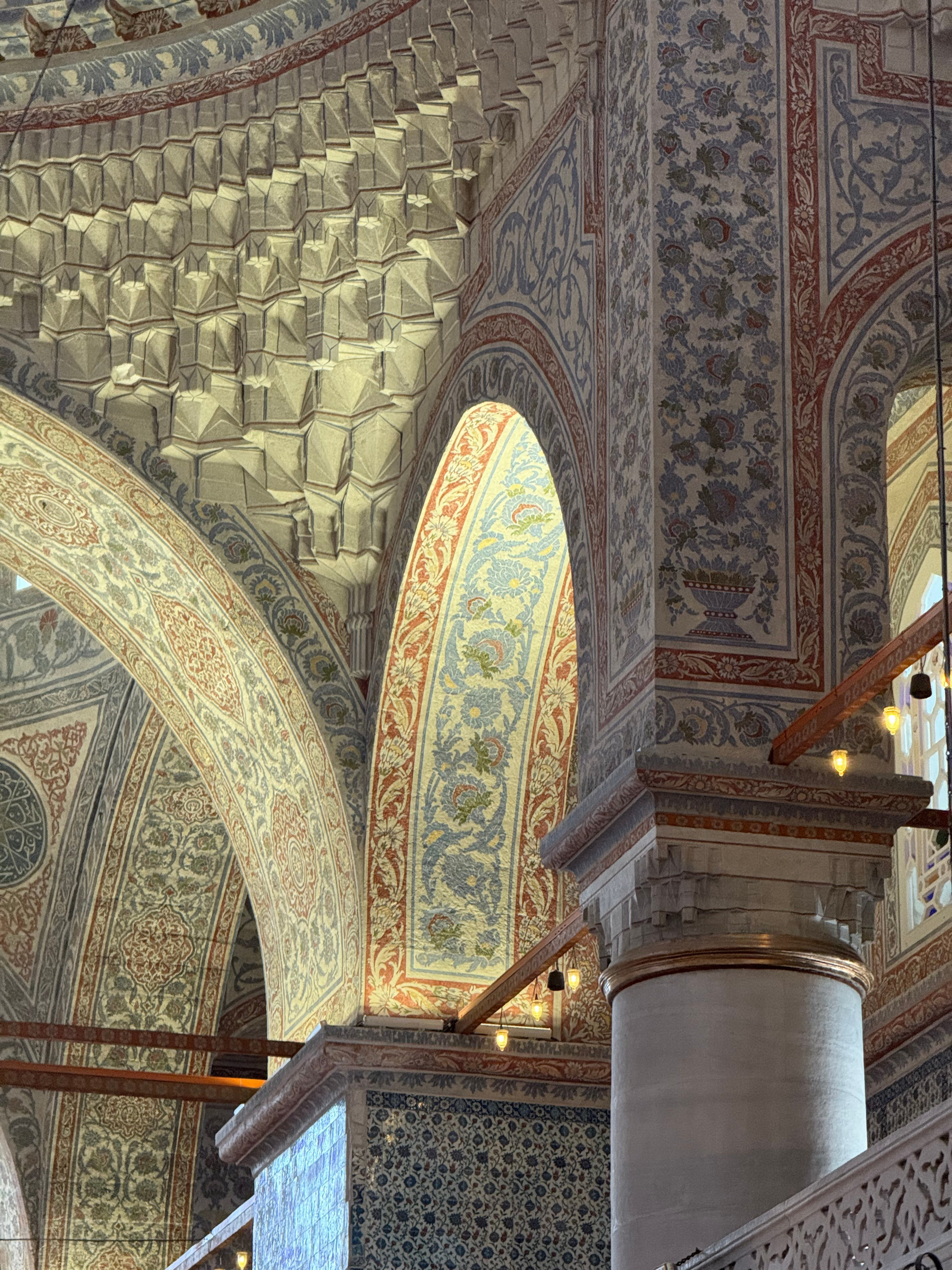 9 Tage in der Türkei: Entspannt und locker. Zwei Tage in jeder Stadt: Istanbul, Antalya, Kaş und ein Villenaufenthalt mit Bergblick