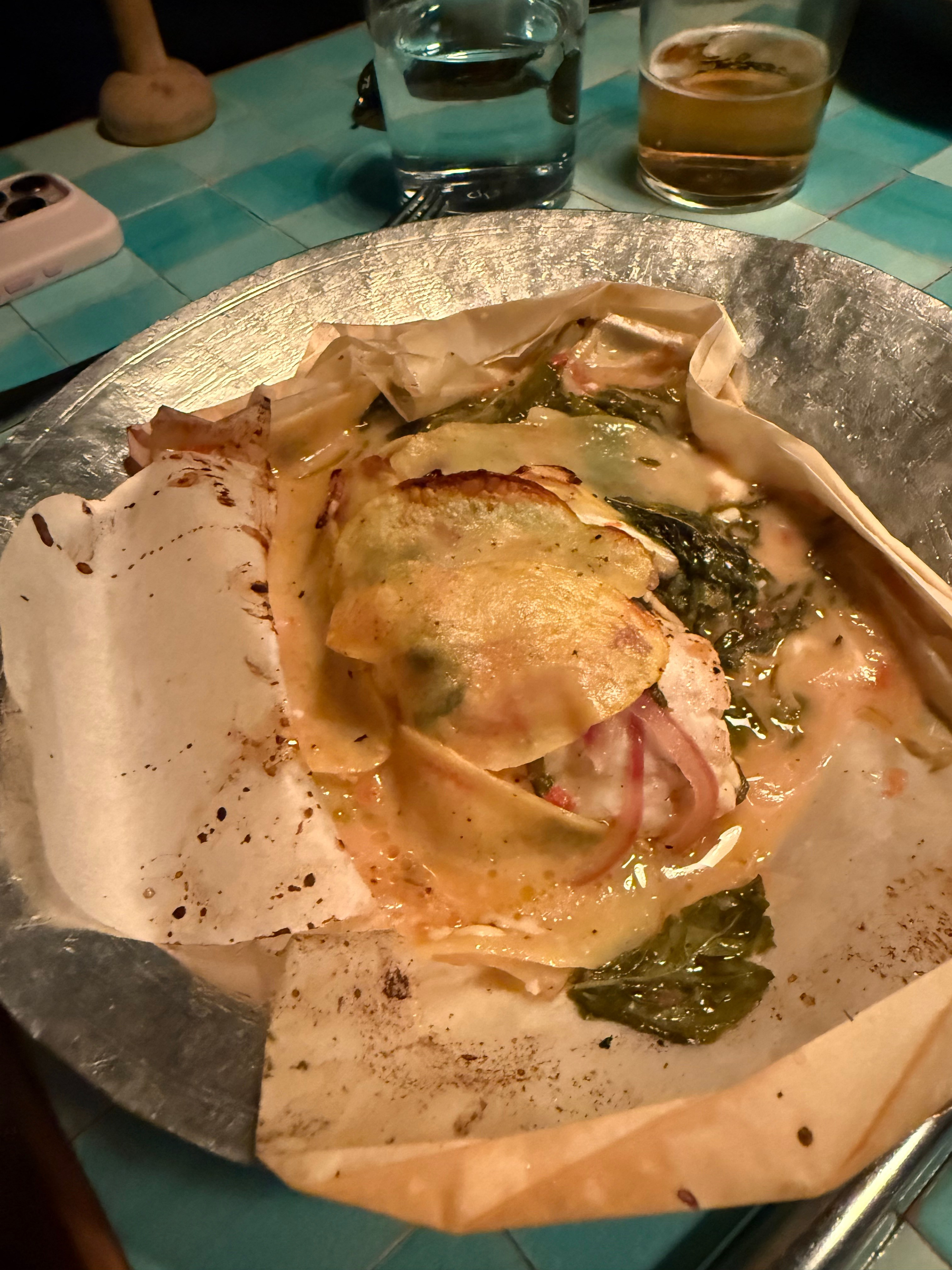 9 Tage in der Türkei: Entspannt und locker. Zwei Tage in jeder Stadt: Istanbul, Antalya, Kaş und ein Villenaufenthalt mit Bergblick