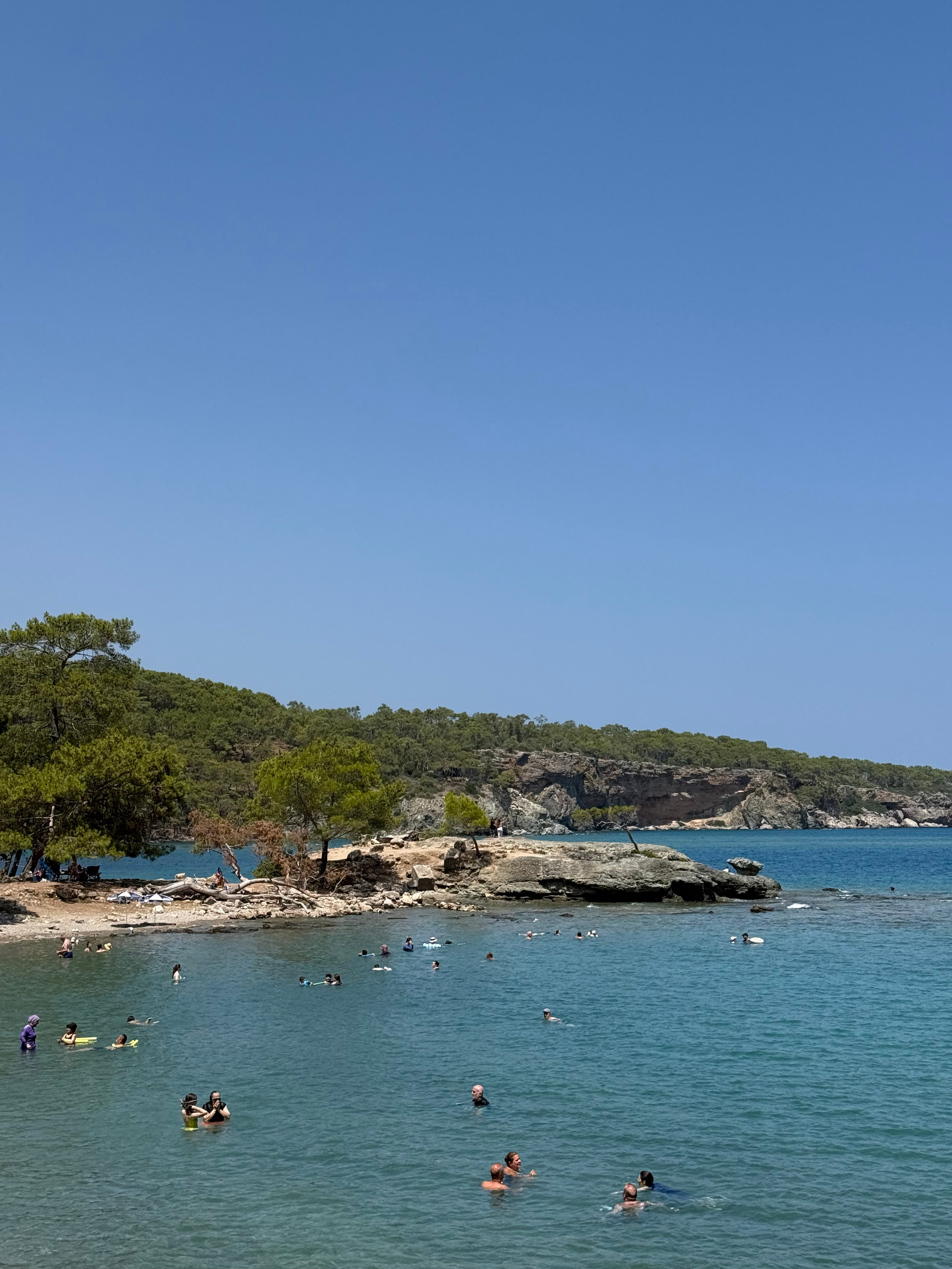 9 Tage in der Türkei: Entspannt und locker. Zwei Tage in jeder Stadt: Istanbul, Antalya, Kaş und ein Villenaufenthalt mit Bergblick
